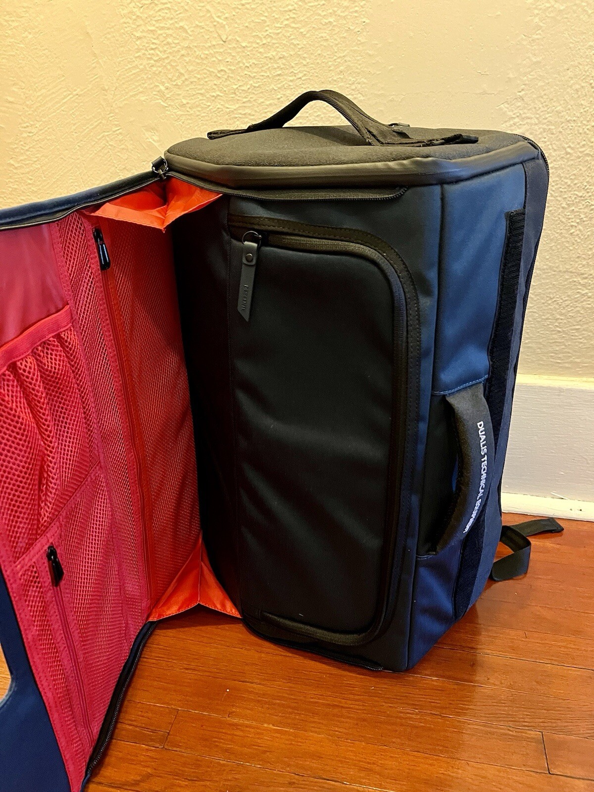 DESCENTE DUALIS Penta Backpack S5324DBP10 Navy Intelligent Travel Line 26L