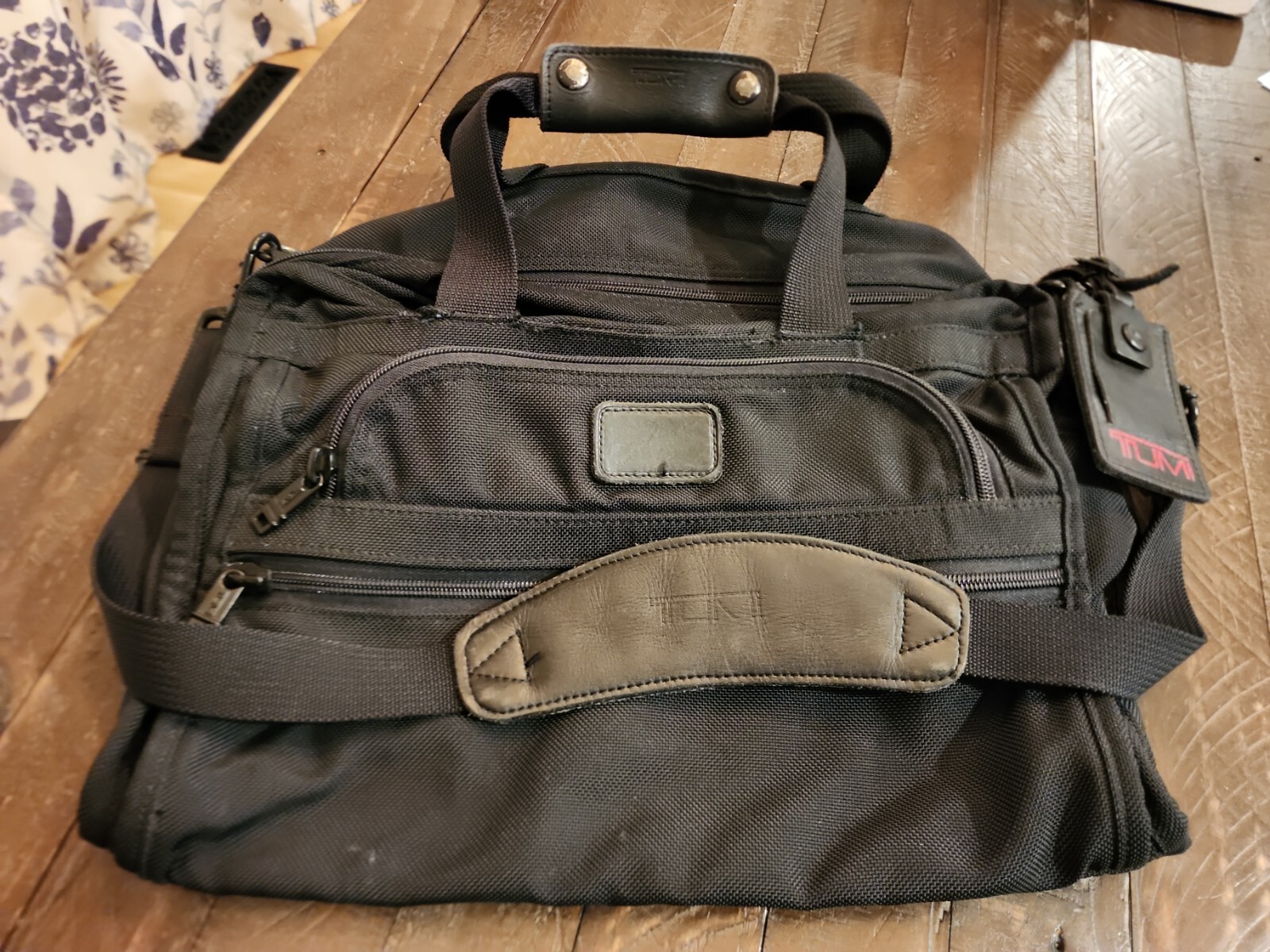 TUMI BLACK BALLISTIC NYLON 223D3 WEEKENDER DUFFLE BAG
