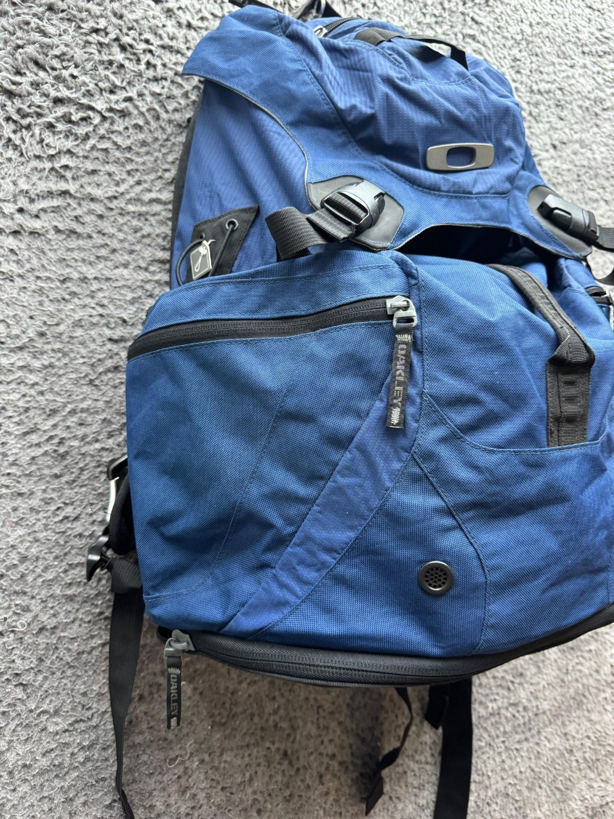 Oakley Icon 2.0 Tactical Gorpcore Hiking Rucksack Backpack Navy Blue Unisex