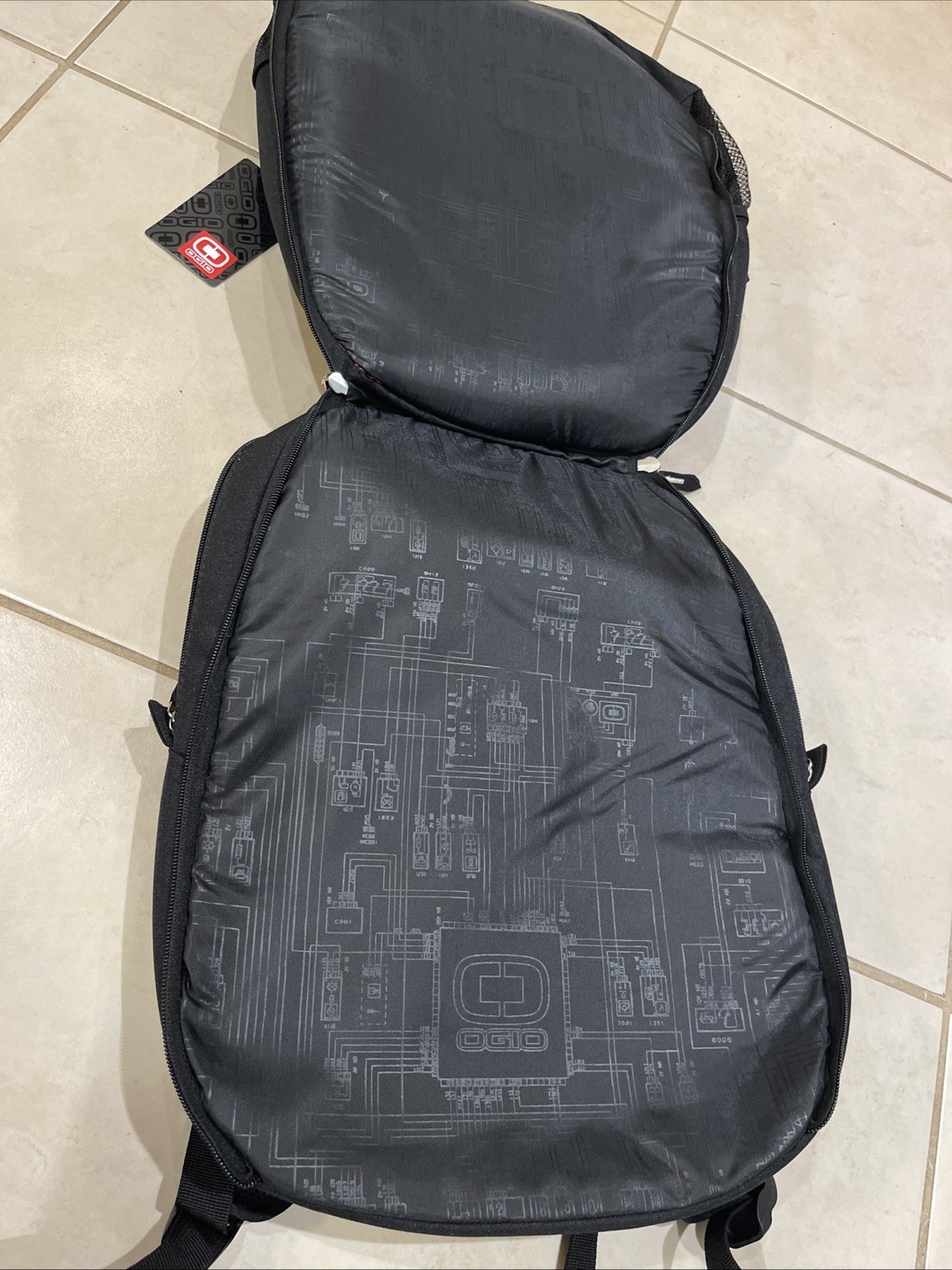 Ogio Juggernaut Backpack Cycle Bag 411043 Fits Most 17″ Laptops – Black NWT
