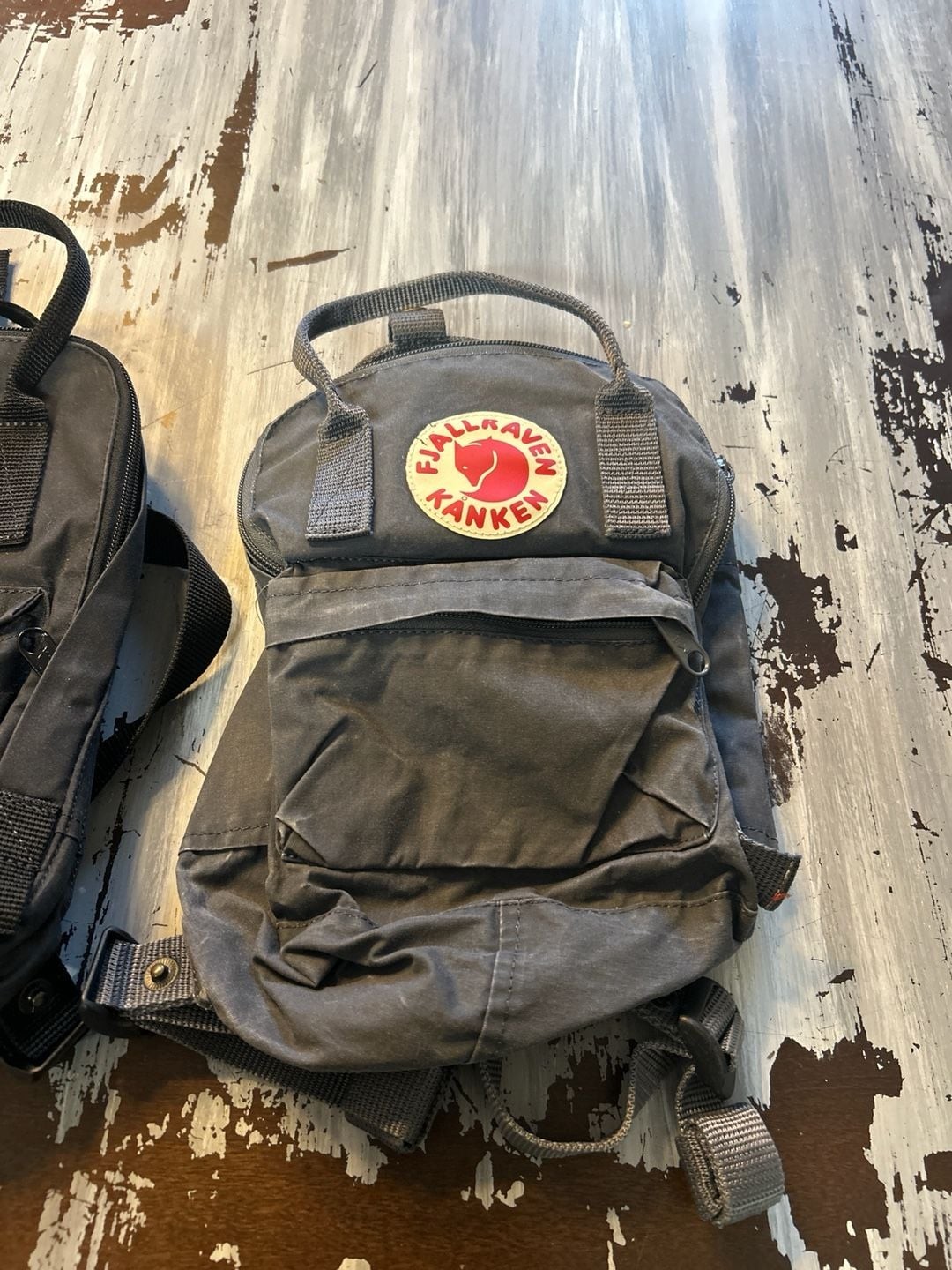 Set of 2 Fjallraven Kanken Mini Backpacks Black and Graphite Grey