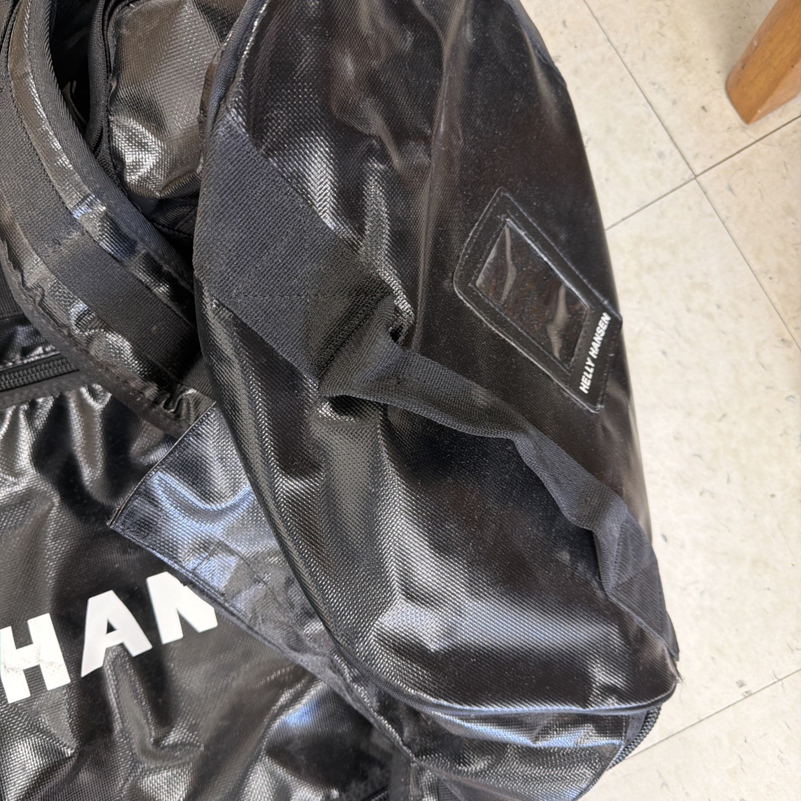 Helly Hansen Duffel Bag Large Water-Resistant Heavy-Duty Shoulder Strap Rucksack