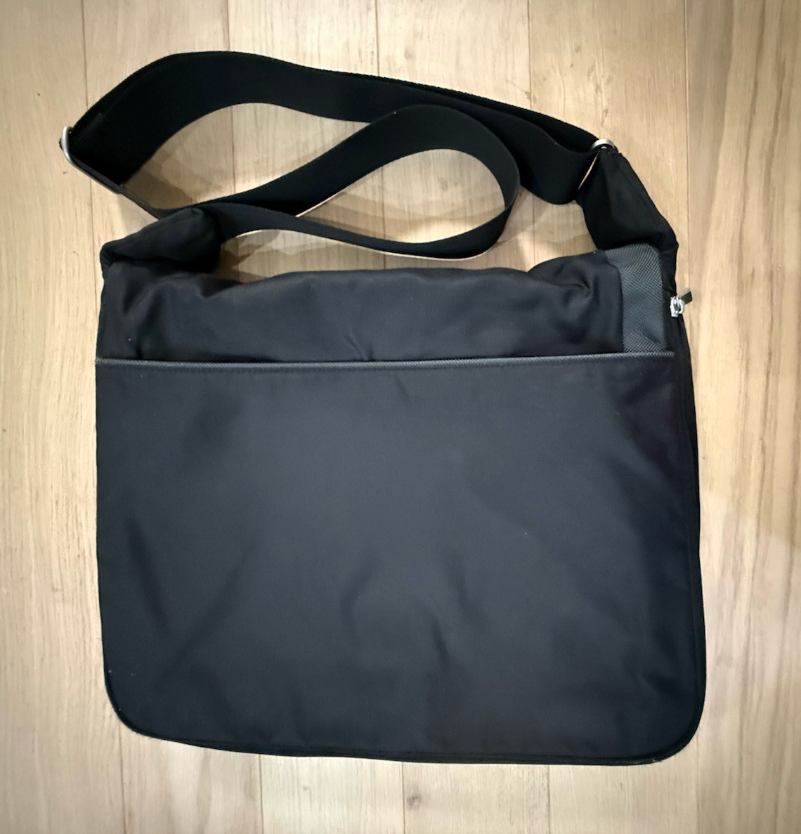 TUMI T-Tech Black Crossbody Laptop Messenger Business Travel Ballistic Nylon Bag
