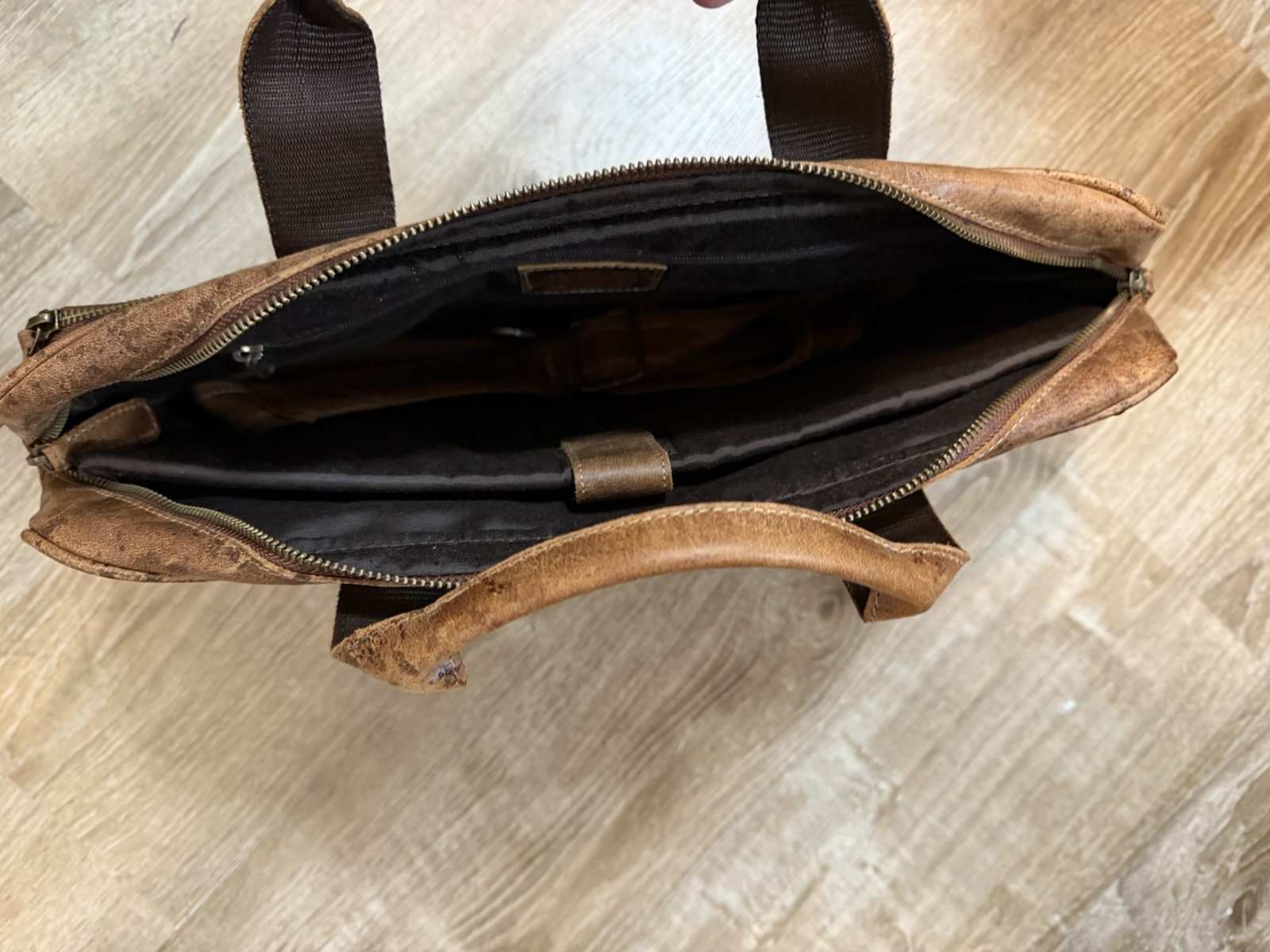 KOMAL’S PASSION Leather Briefcase Messenger Bag Laptop Crossbody !! Nice !!