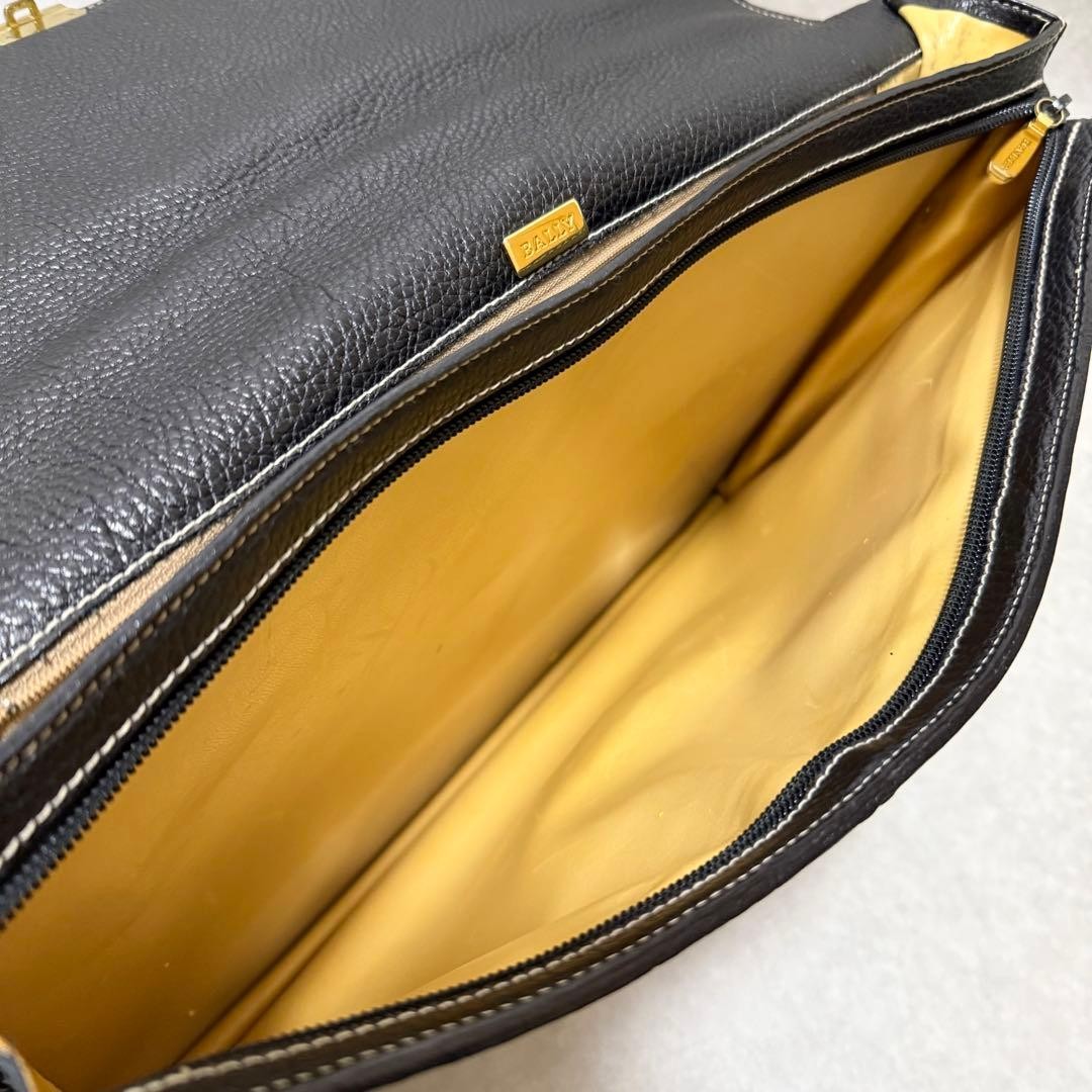 Authentic Bally Leather Business Briefcase 41cm Gold Hardware Damaged Interior