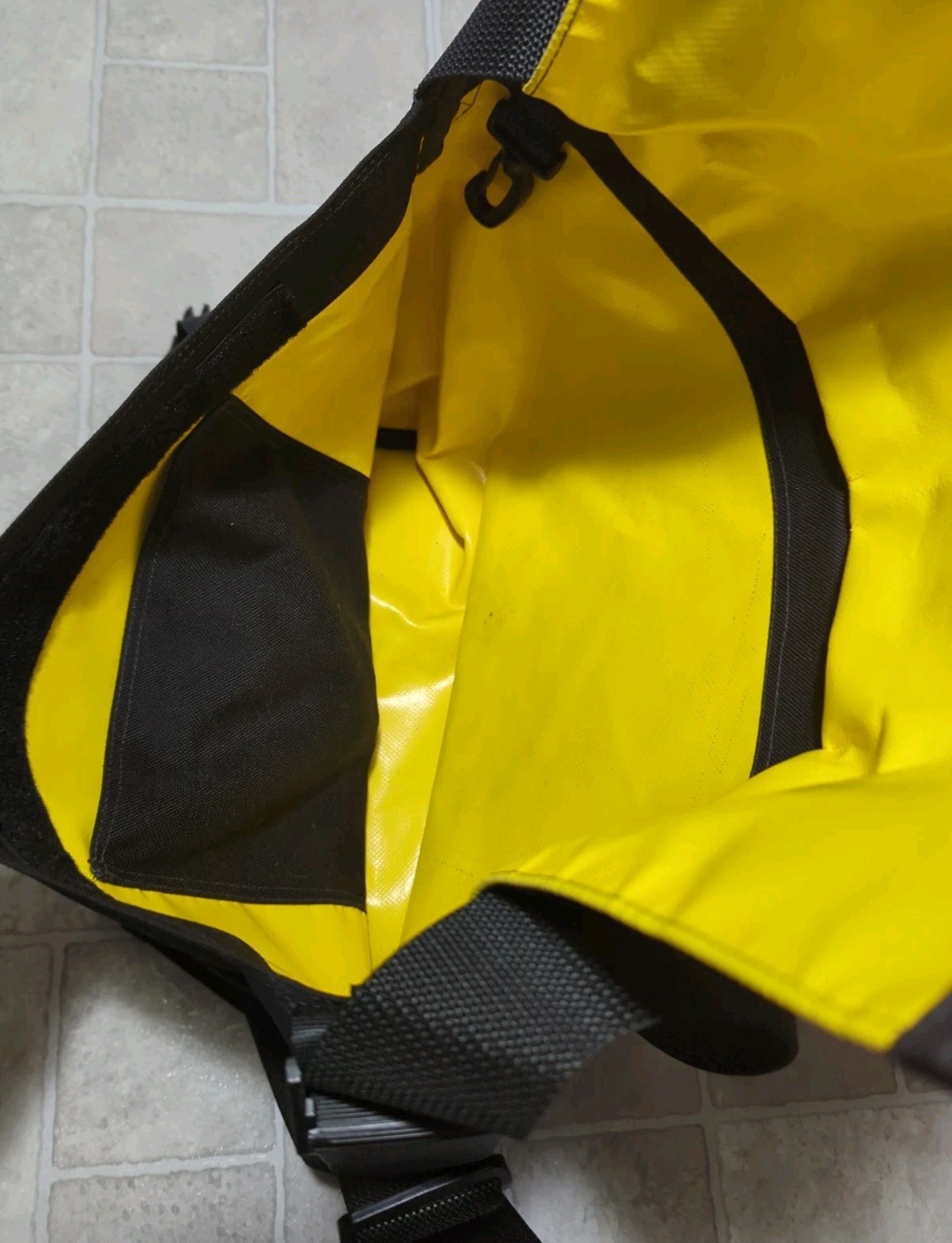 Aerostich Motorcycle Parcel Messenger Bag Black 17″ x11″ USA Made
