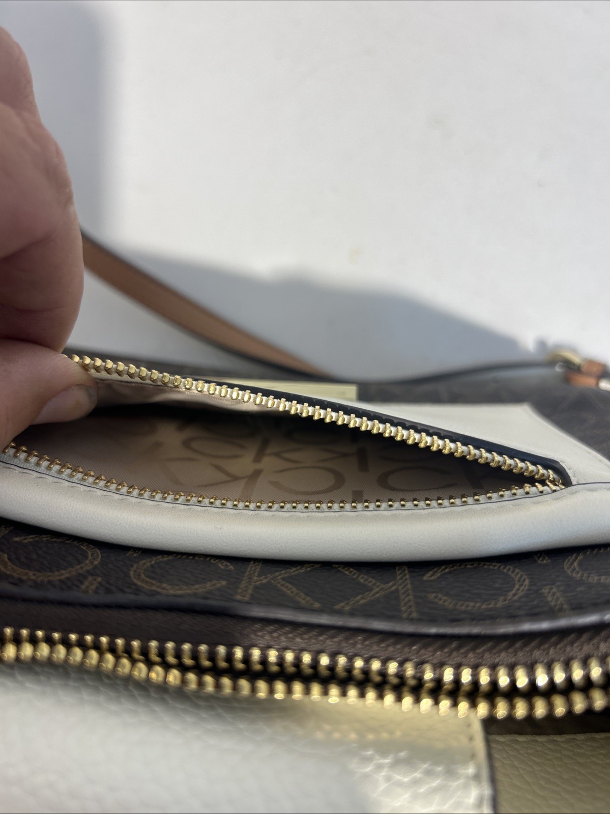 Calvin Klein Hadley Triple Compartment Crossbody, Brown/Khaki/Caramel/White, …