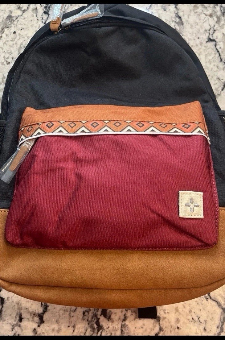 NEW men’s GEO backpack from MACY’s. A cool mix of style and function.