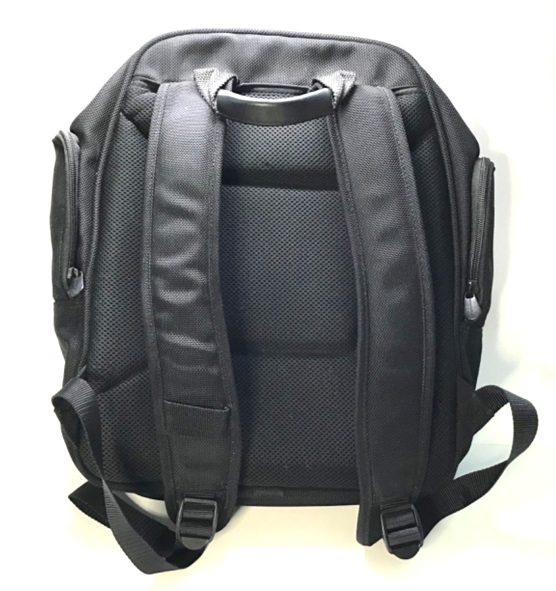 BRIGGS & RILEY BLACK CANVAS BACK PACK – 15X16 OD DIAMETER – MULTI COMPARTMENT