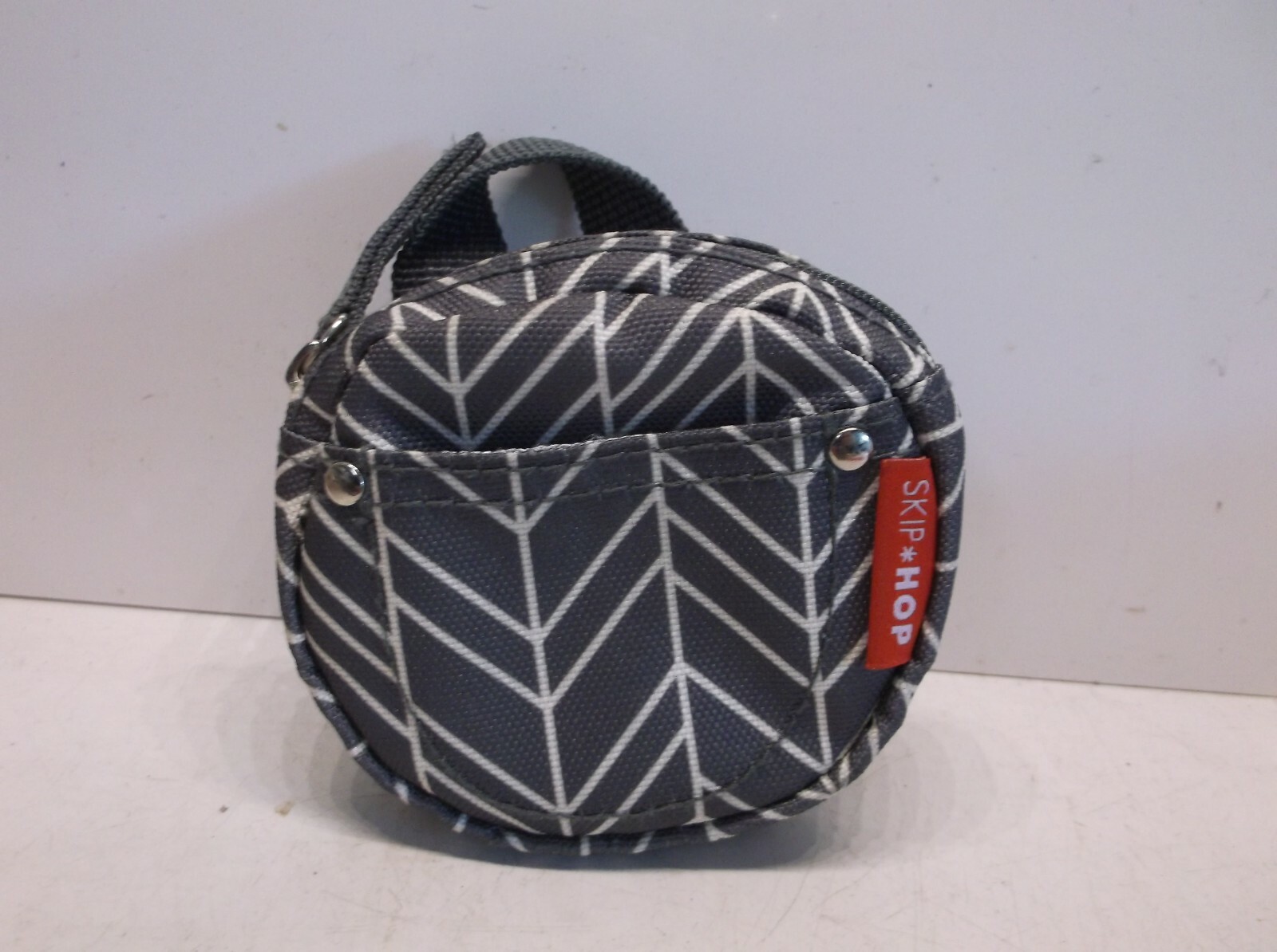 Skip Hop Tiny Zippered Pouch Gray Round 31/2″ X 3/4″