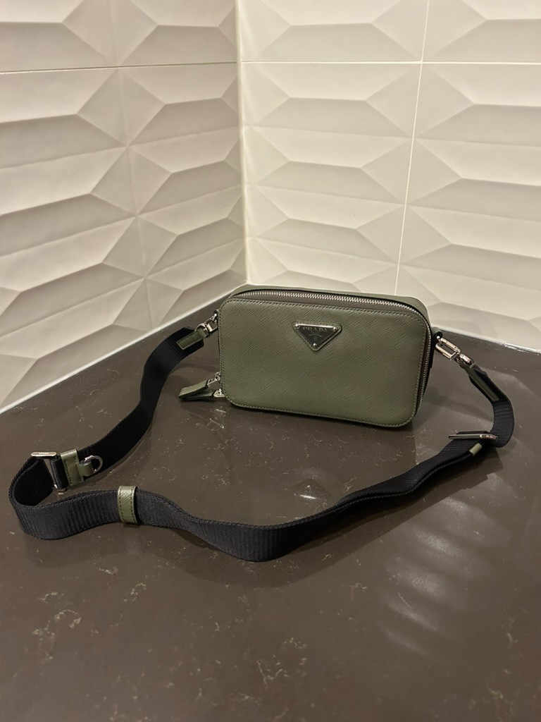 👜🟢 Prada Brique Saffiano Leather Bag – Loden Green – Like New Crossbody