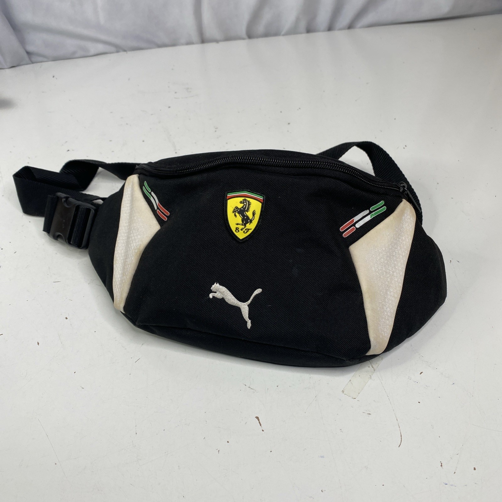 PUMA Ferrari Fannypack Fanny Pack Race Waist Bag Zip Logo Black