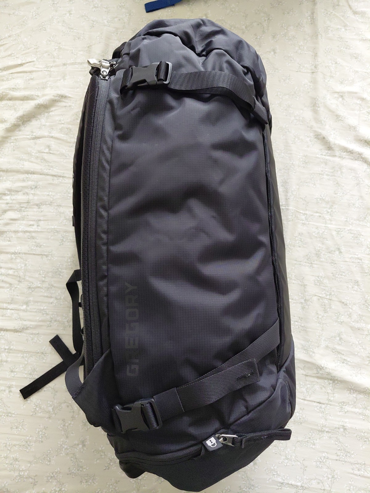Gregory Compass 40, Laptop Compartment And 2 Zippered Pockets, For Travel