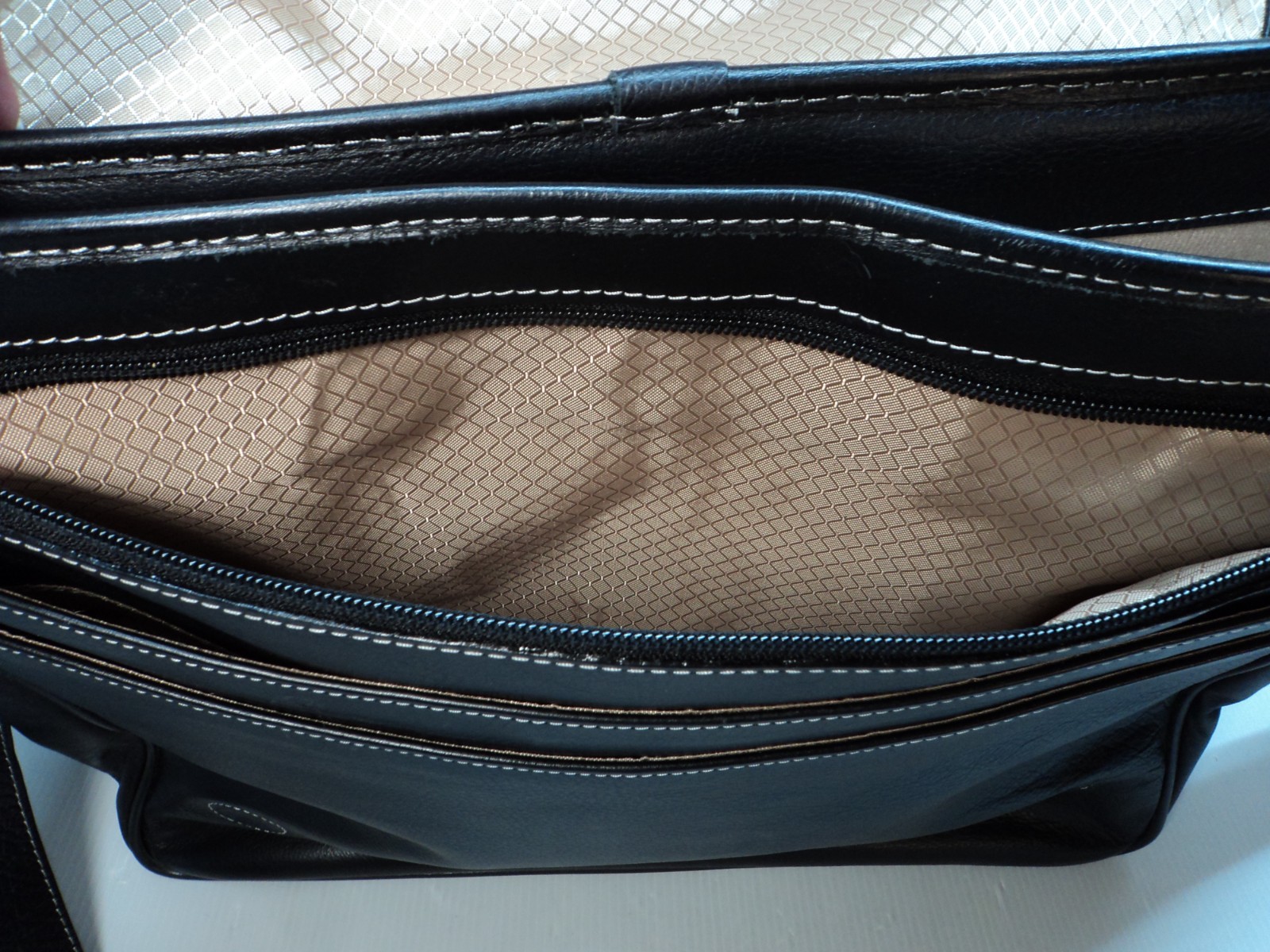 McKlein 13.3″ Leather Laptop Tablet Messenger Bag, Black w/Magnetic Flap Closure