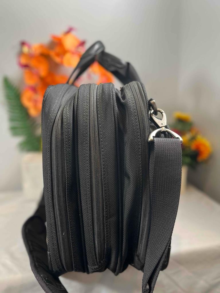 BRIGGS AND RILEY Black Durable Nylon Travelware Business Briefcase Bag