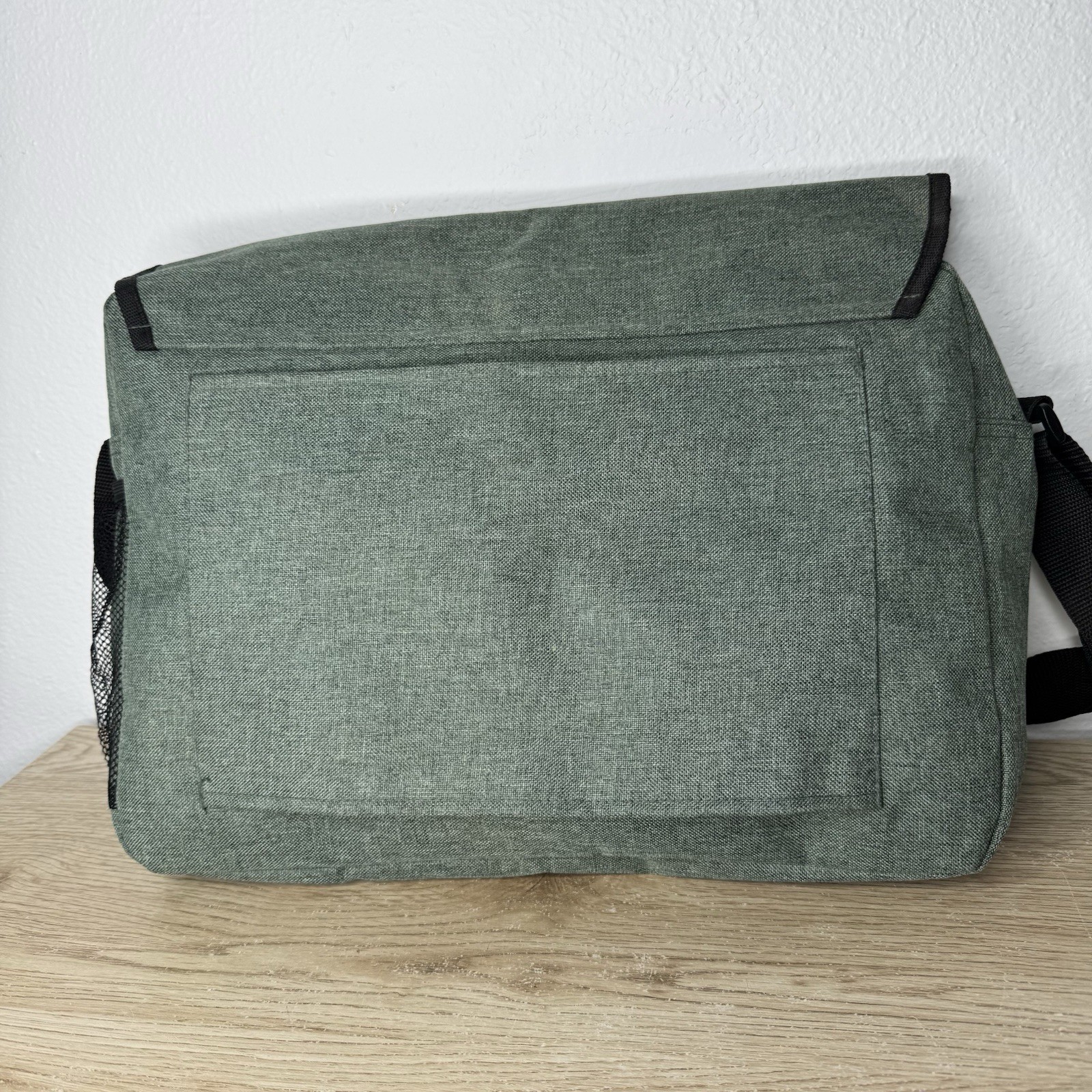 Bass Pro Shops Cabelas Green Satchel Computer Bag Promotional Advertisement Bag