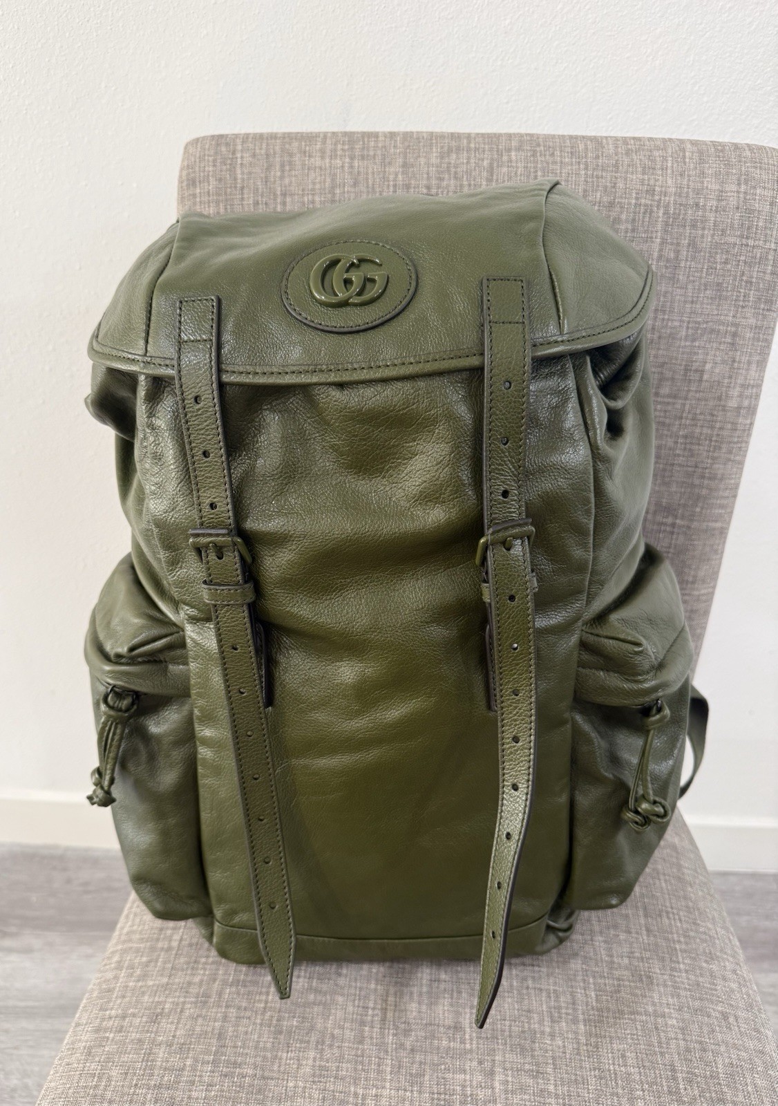 Gucci GG supreme Drawstring Backpack Green Khaki Leather 725657
