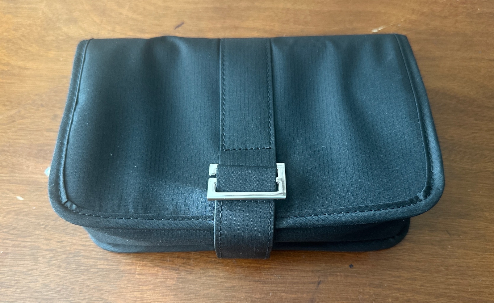 NEW GIVENCHY PARFUMS LUXURY BLACK TRAVEL FOLDING POUCH/ BAG MEN 8″ X 2.5″ X 5″