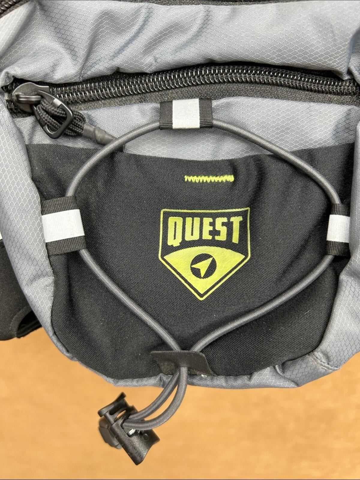 Quest Gray & Black Waist Pack with Dual Bottle Holders NWT [COPY]