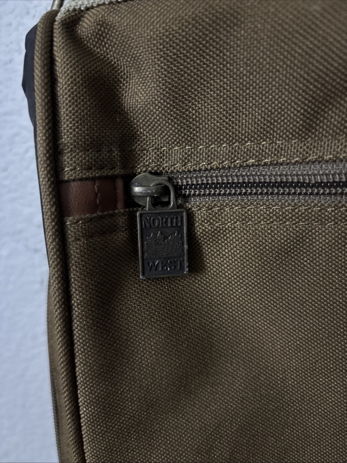 LEEDS North West Collection Laptop Crossbody Messenger Bag Brown