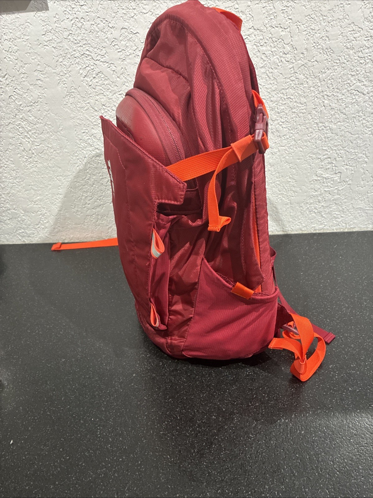 Thule EnRoute Triumph 2 Daypack, Bordeaux (Red), Nice Backpack!