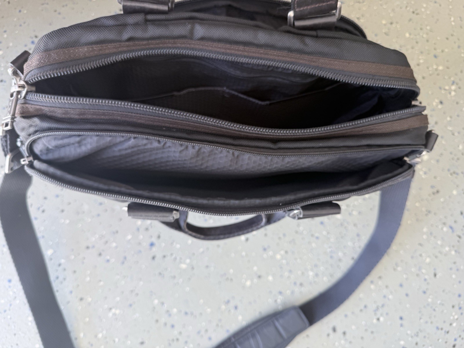 Tumi Nylon & Leather Briefcase tote Messenger Bag Medium Brown & Black