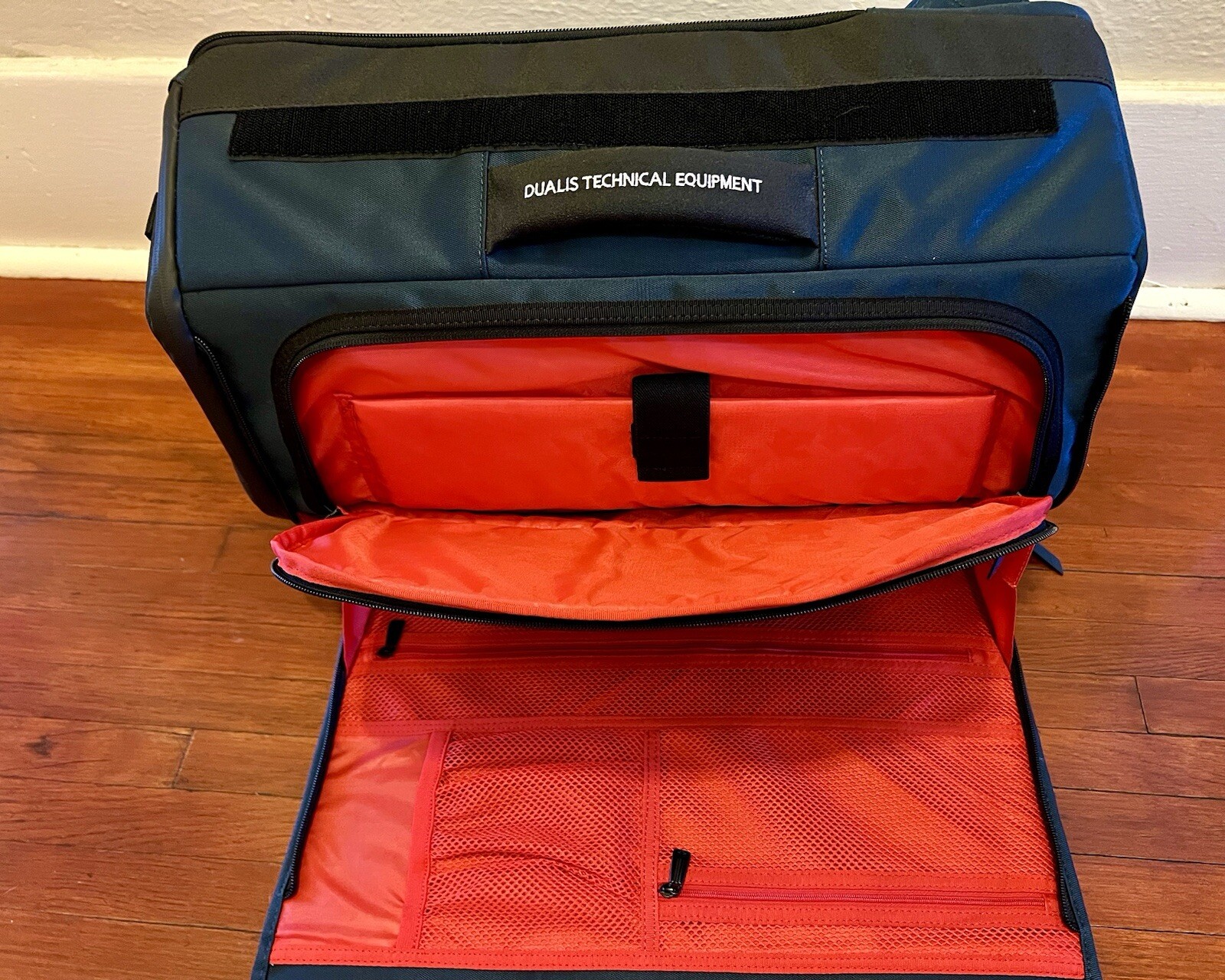 DESCENTE DUALIS Penta Backpack S5324DBP10 Navy Intelligent Travel Line 26L