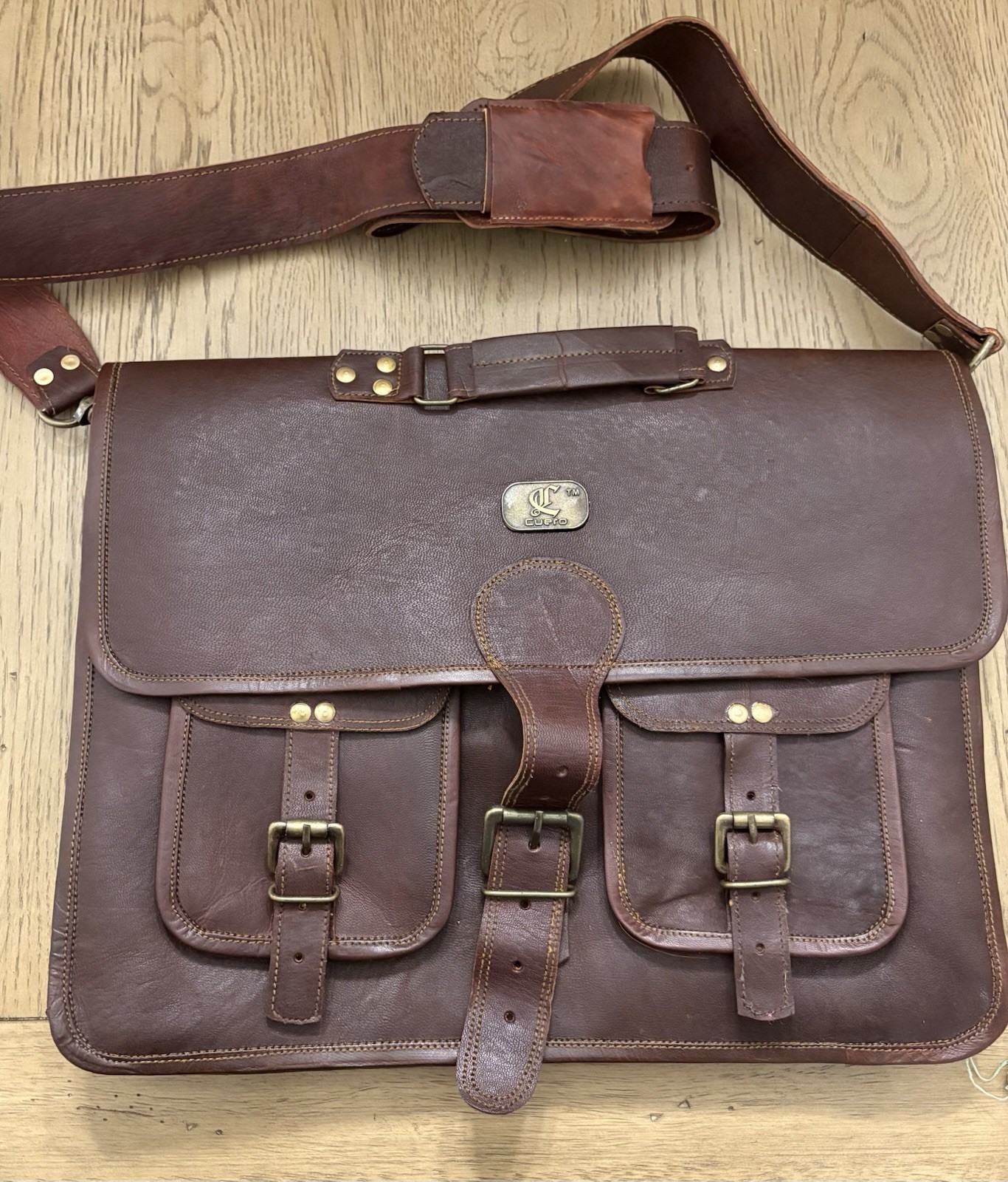 Cuero 17in Vintage Handmade Leather Messenger Bag Briefcase for Men and Women