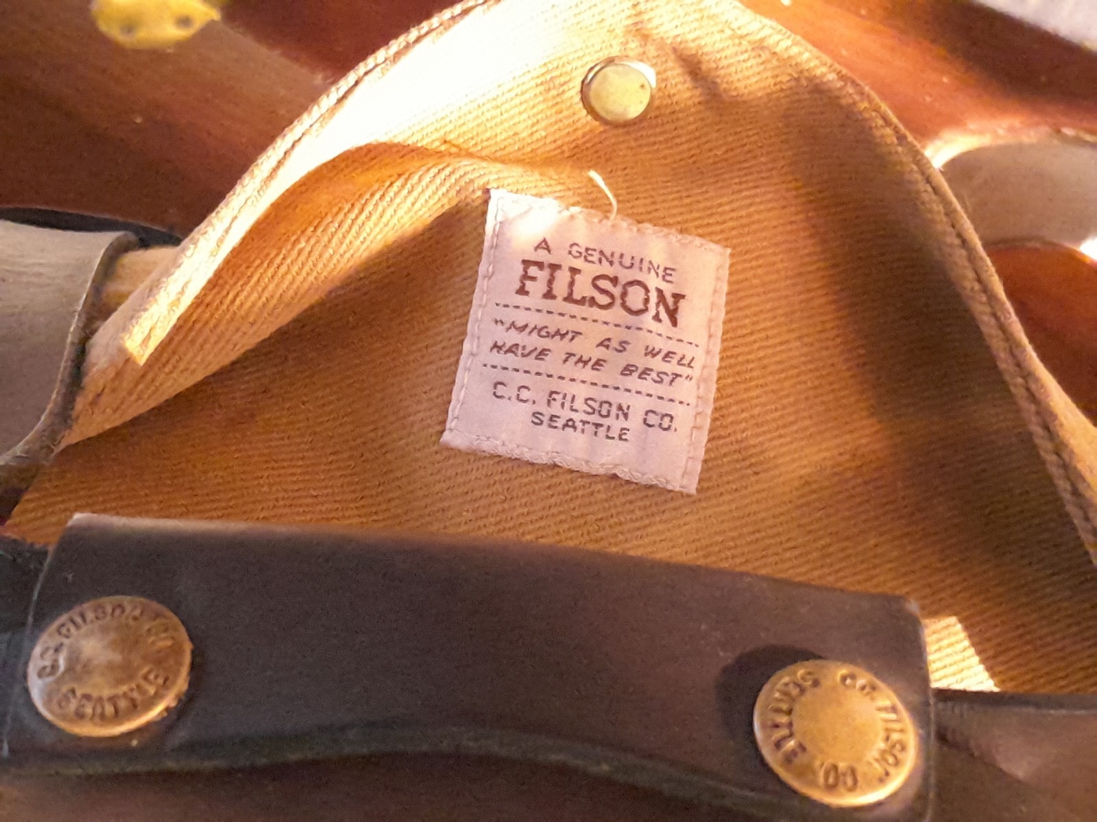 Matching Tan Filson Travel Set: Small Duffel 220 & Medium Field Bag 232 w/ Strap