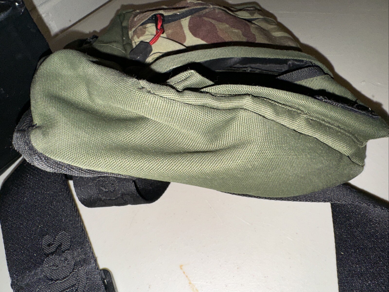 Cookies SF Rack Pack Smell Proof Over The Shoulder Bag