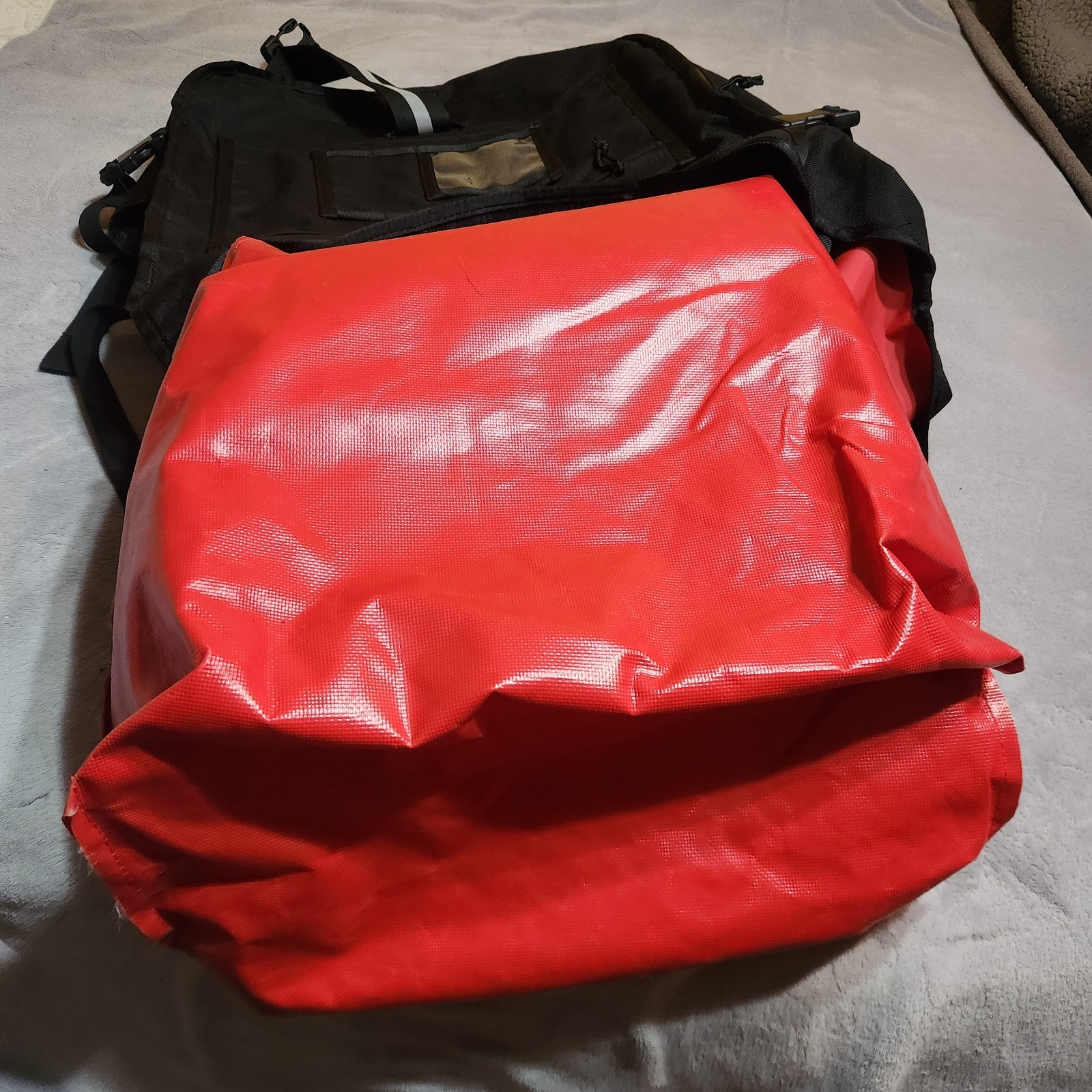Chrome Industries Warsaw Backpack Large Black Nylon Red Interior Waterproof Bike