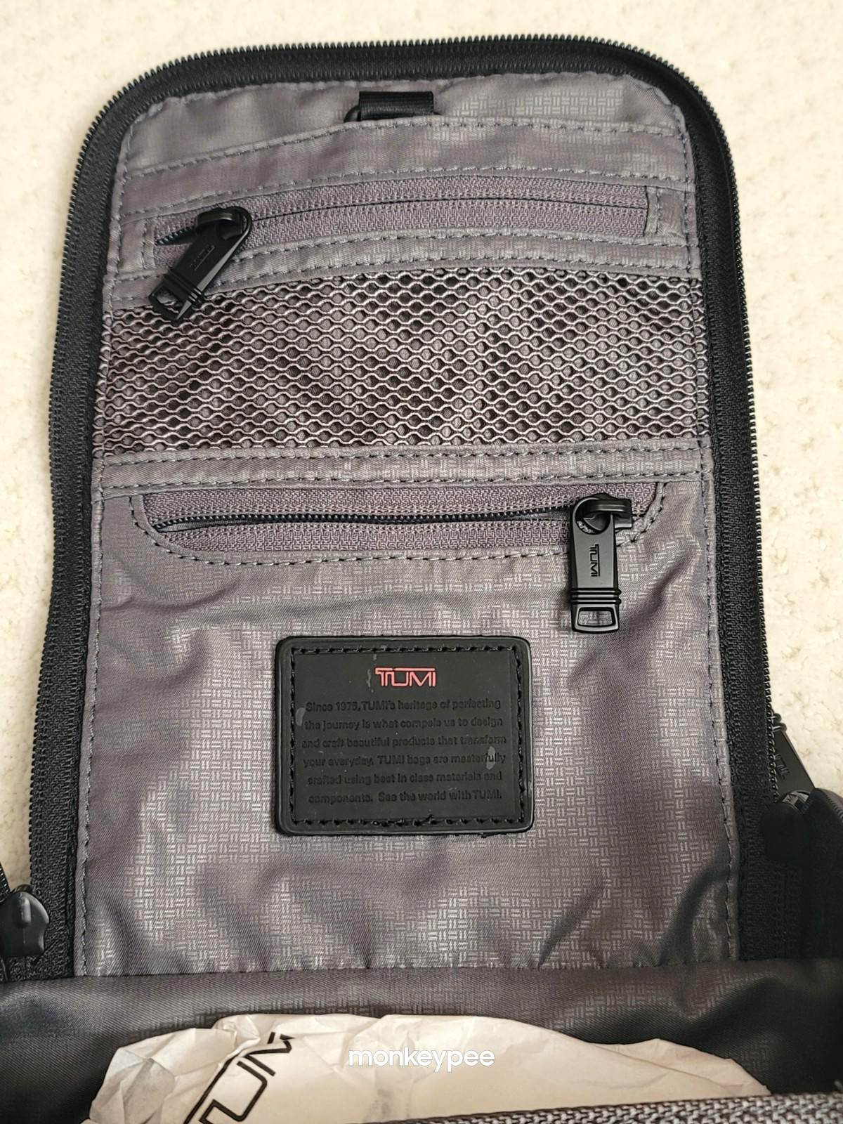 NWT TUMI ALPHA HANGING TRAVEL TOILETRY BAG KIT Black Ballistic Nylon 117254-1041