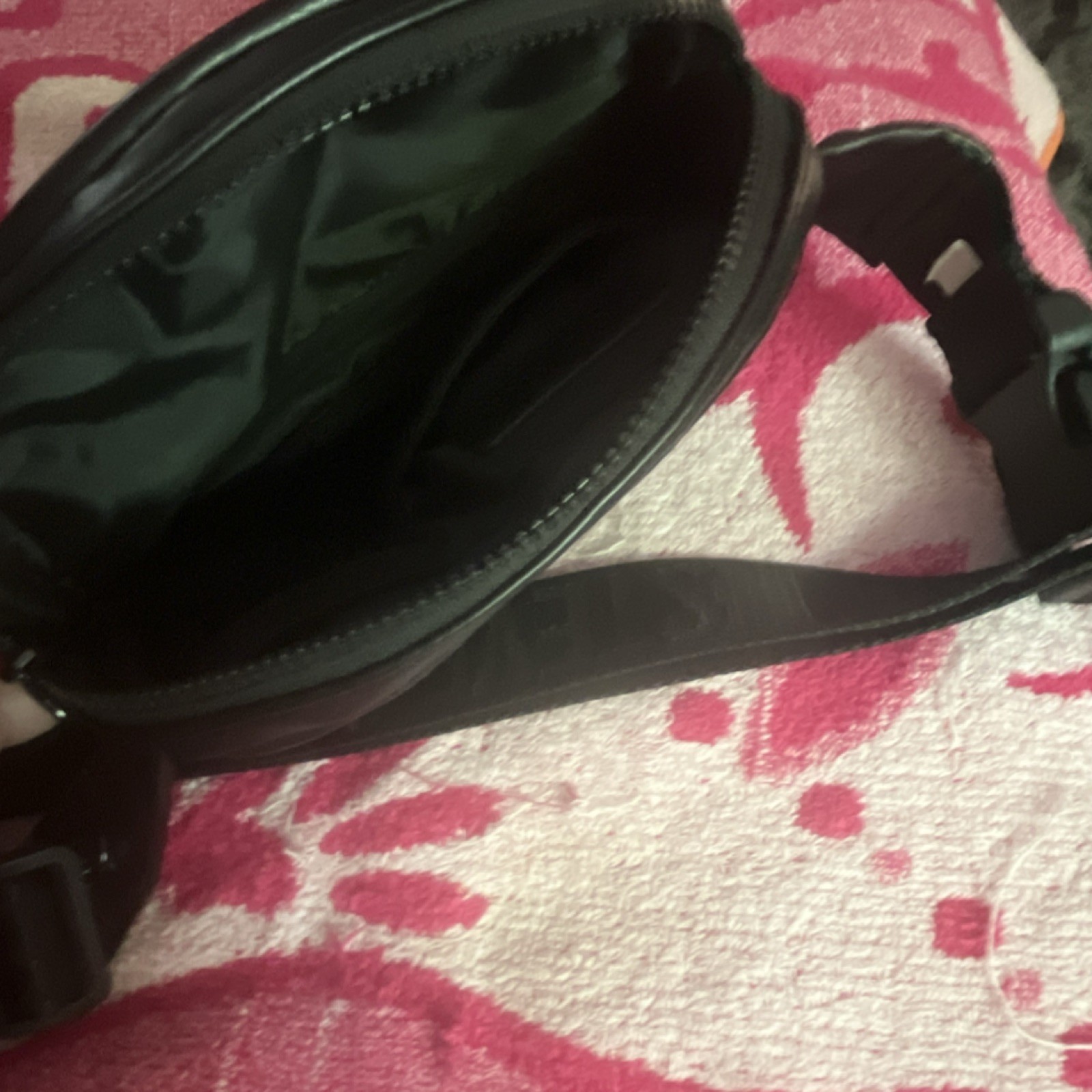 Steve Madden Black Belt Bag & Fanny Pack Adjustable Strap Zip Closure Crossbody