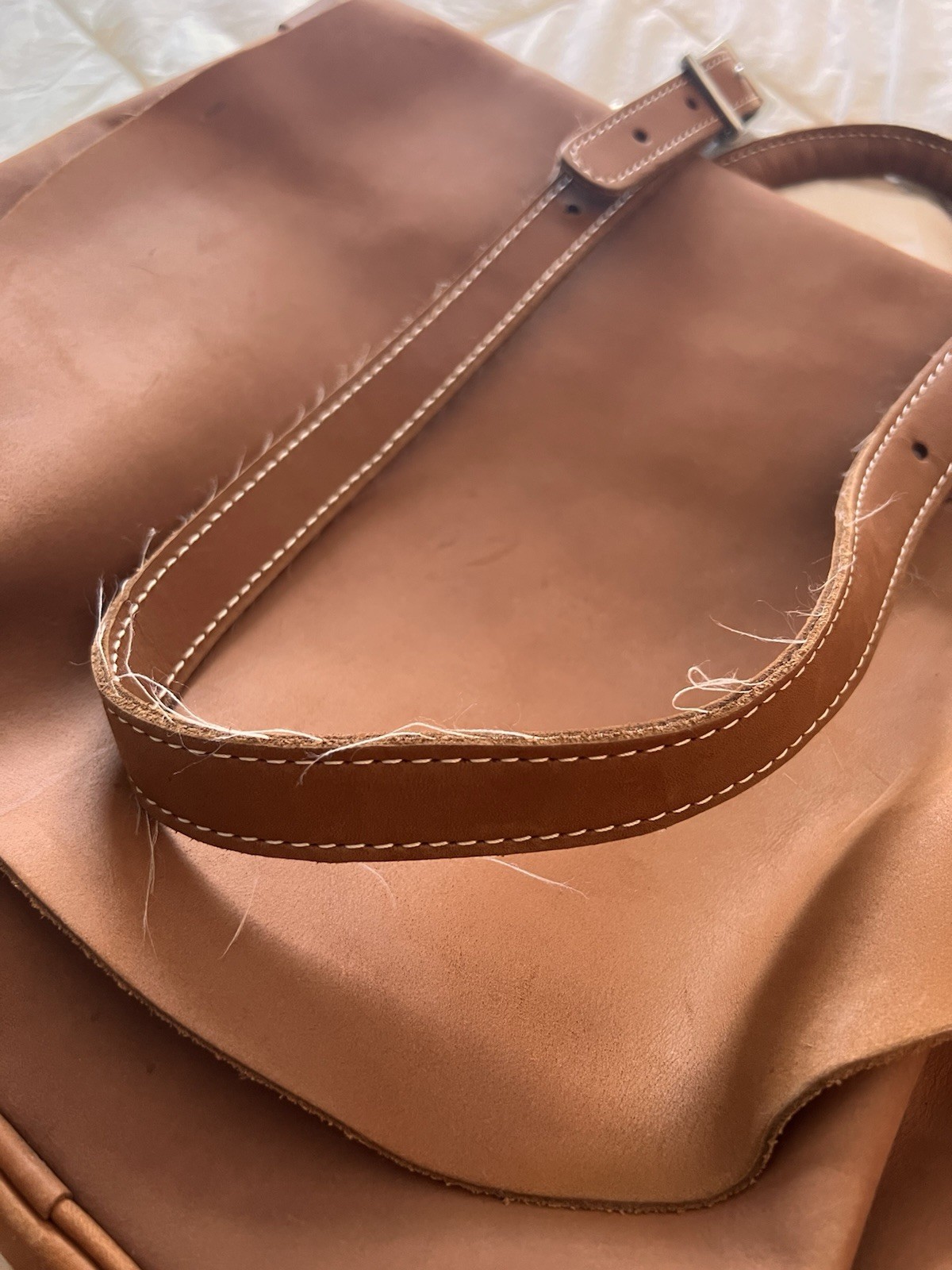 THE J PETERMAN COMPANY Saddle Tanned Leather Messenger Satchel Bag | USA Seller