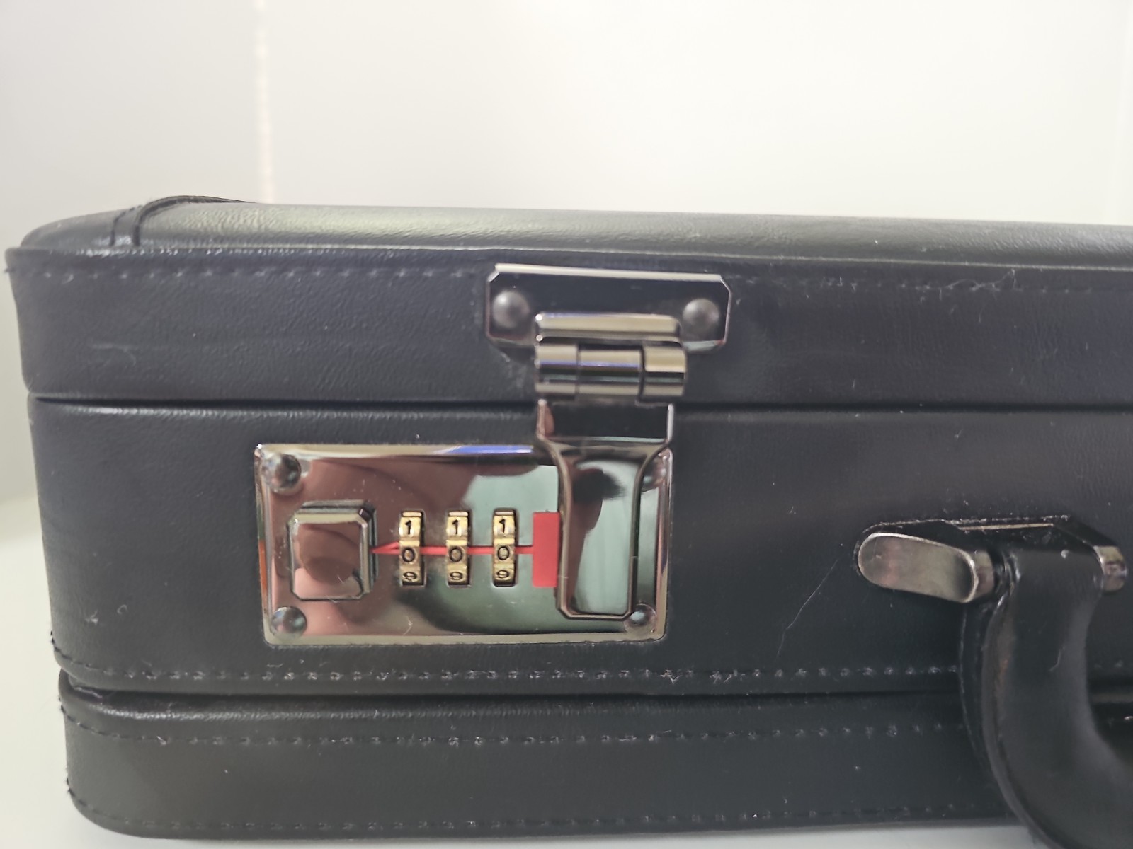 Business Class Black Hard Side Briefcase 17″×12″×4″ Faux Leather Work, Play Prop