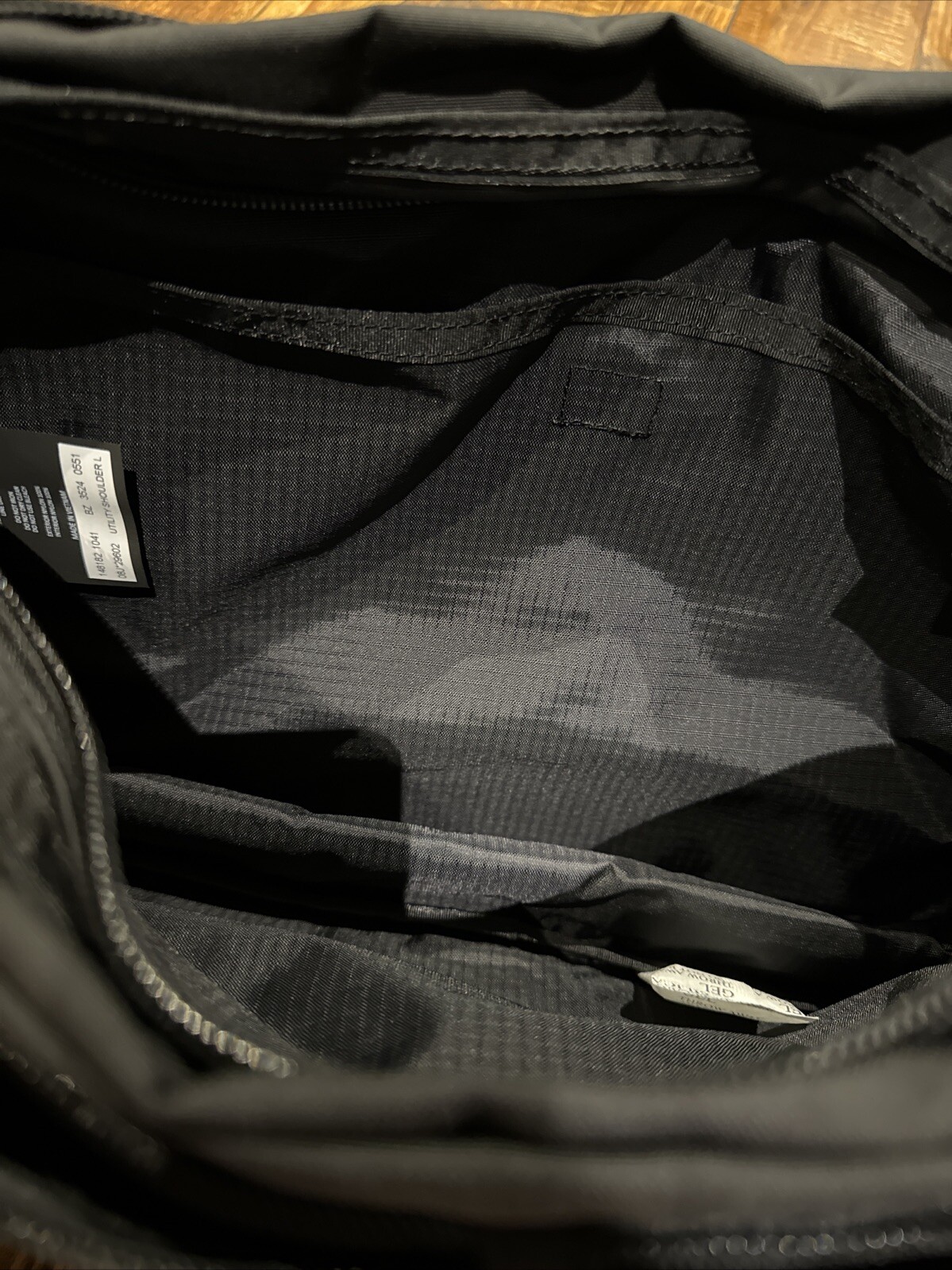 GREGORY UTILITY SHOULDER L/Black/ 148142-1041