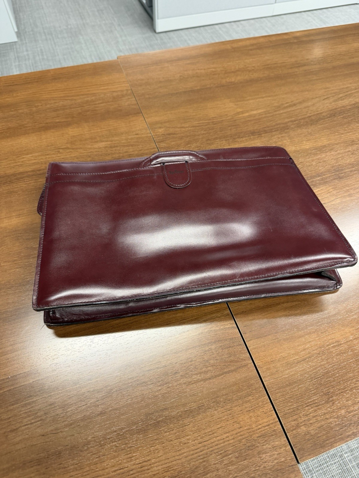 Vintage Hartmann Leather Briefcase Attache Retractable Handle Tablet iPad Laptop