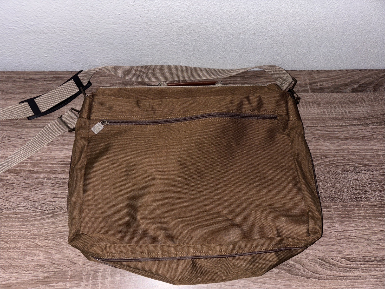 LEEDS North West Collection Laptop Crossbody Messenger Bag Brown