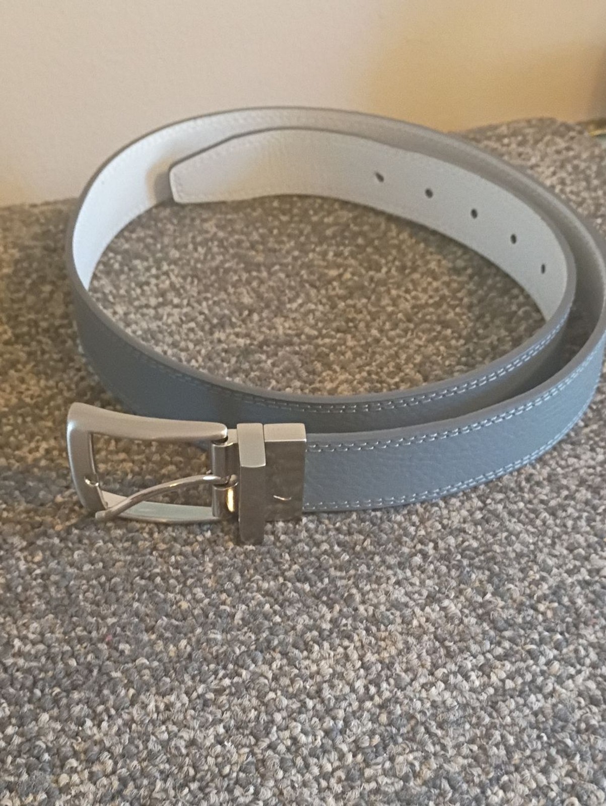 Men’s Nike Golf Grey And White Reversible Leather Belt with Silver Buckle