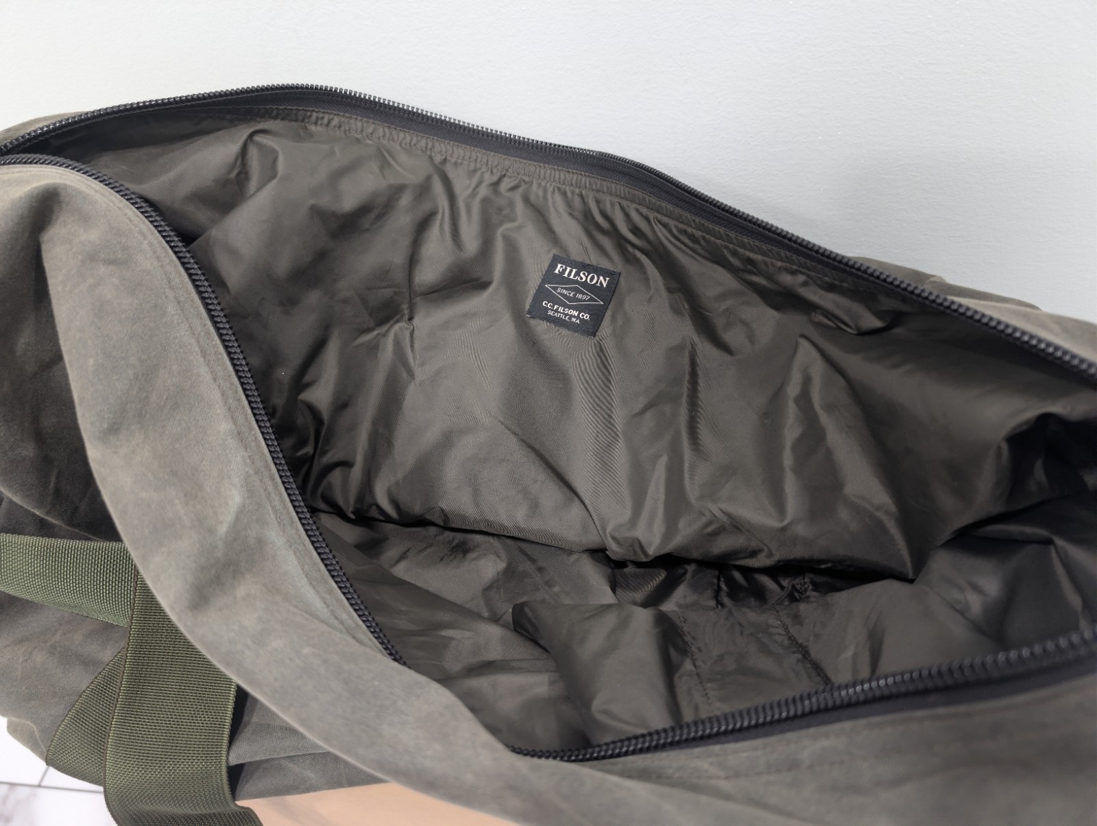 Filson Field Medium Duffel Bag Spruce Green Tin Cloth Nylon Lined Made in USA