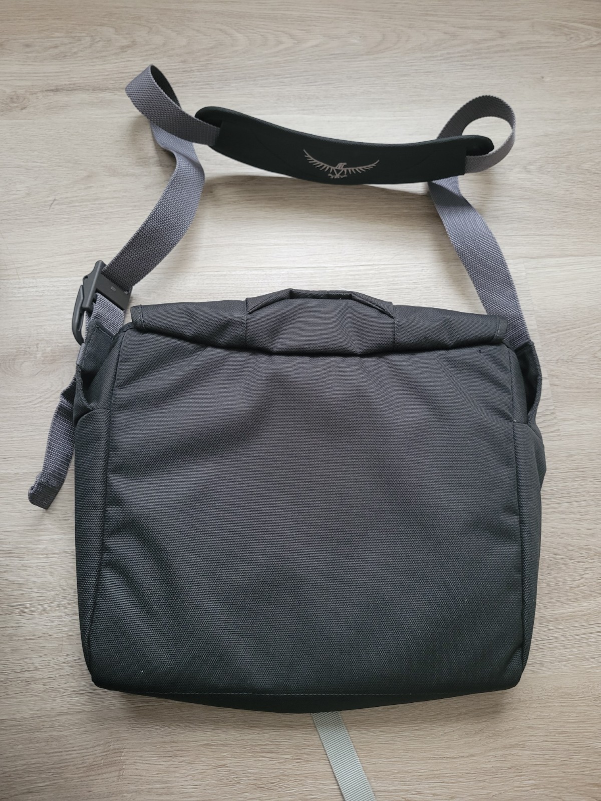 Osprey Backwoods Black Flap Mini SMU Travel Messenger Small Laptop Bag NEW