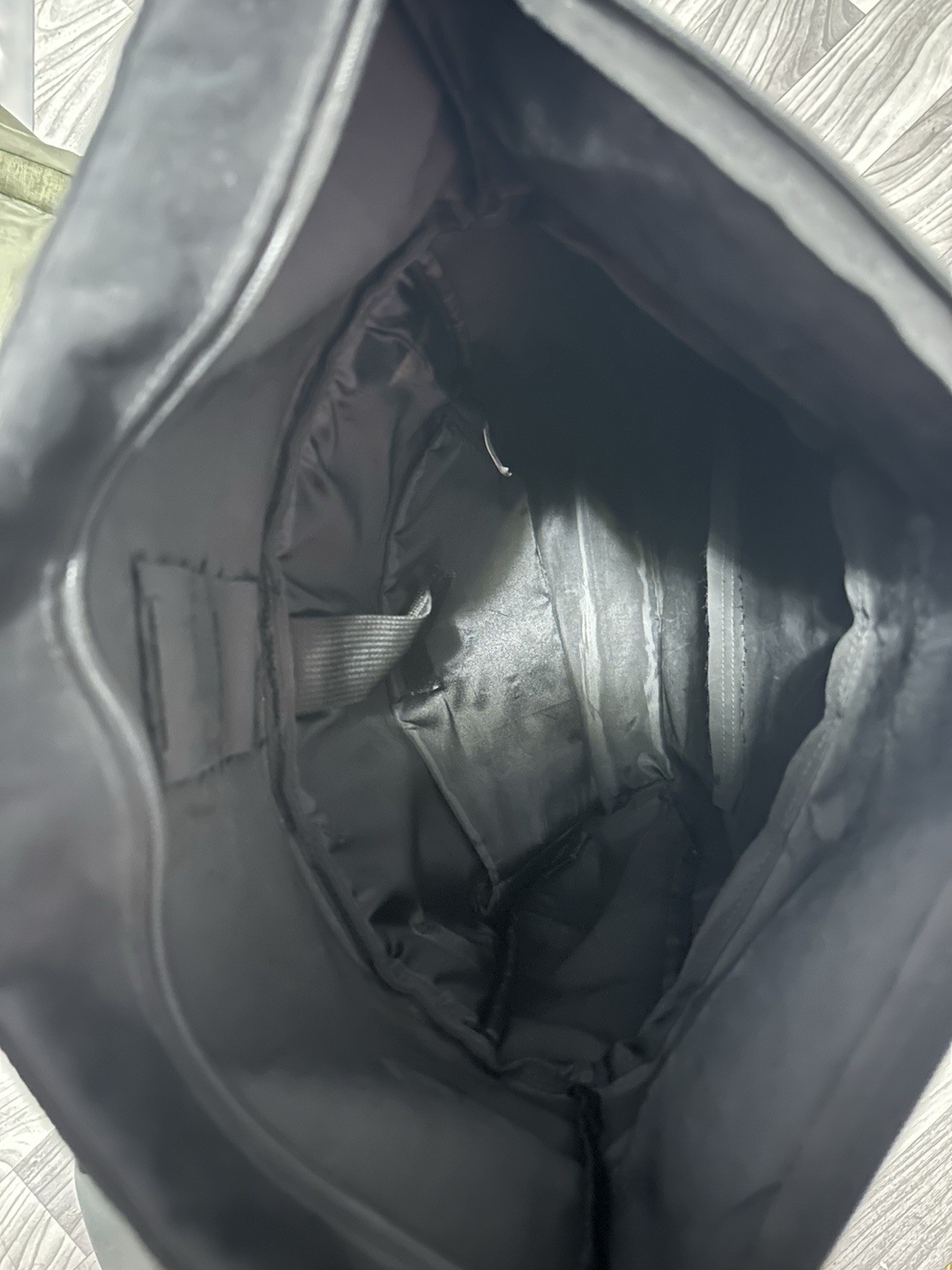Carhartt Limited WIP Phillis Backpack – Black/21.5L in Good Condition