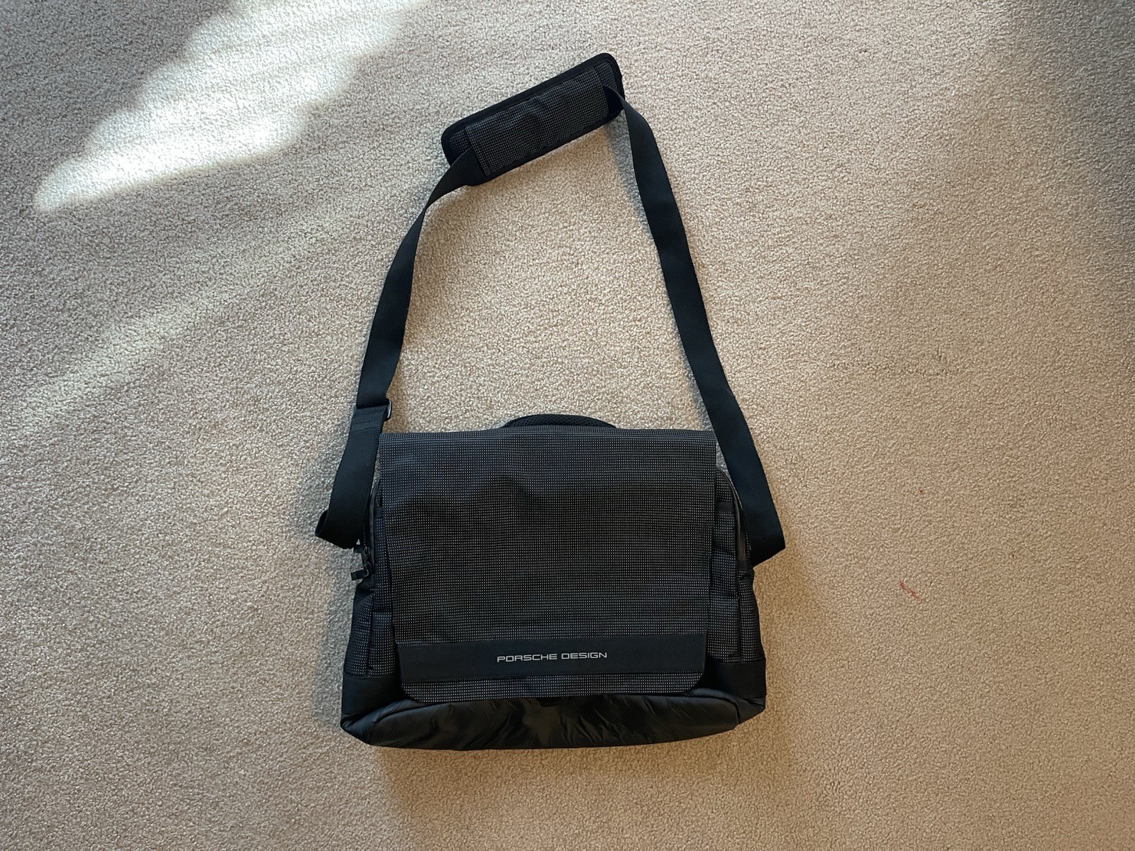Porsche Design adidas Black Messenger Bag Men’s Adjustable Strap Pockets Dot