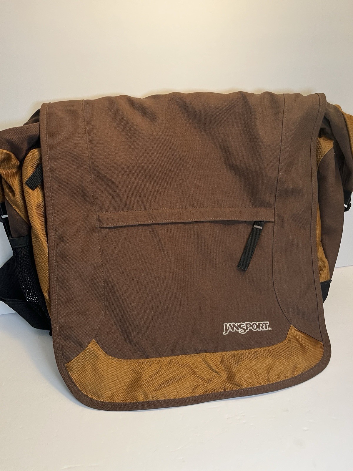 JanSport Brown/Tan/Black Messenger Bag Men’s Medium Crossbody Padded Zip