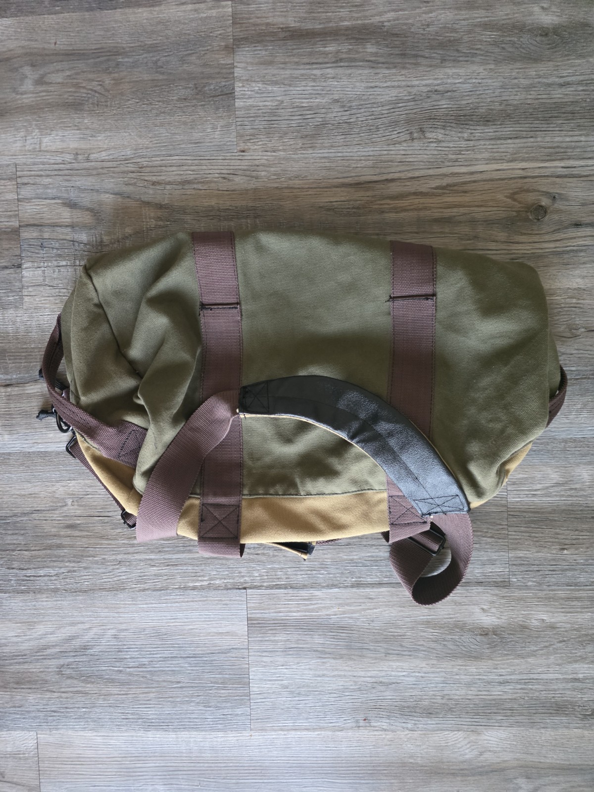 Cabela’s Men’s Two-Tone Canvas Duffel Bag in Tan/Olive