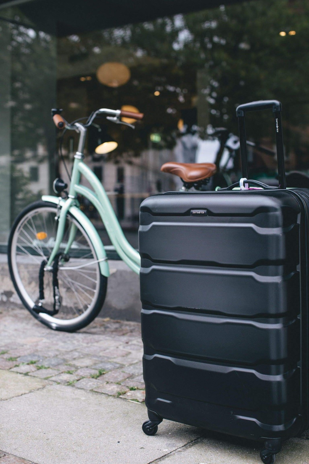 Samsonite Omni Pc Hardside Expandable Luggage with Spinner Wheels 24 Inch U29