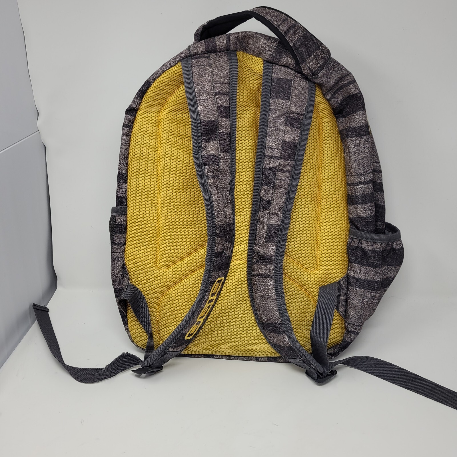 OGIO 18″h X 13″w X 9″d 1.8 Lbs Laptop Sleeve Multi-Color Backpack $84.99