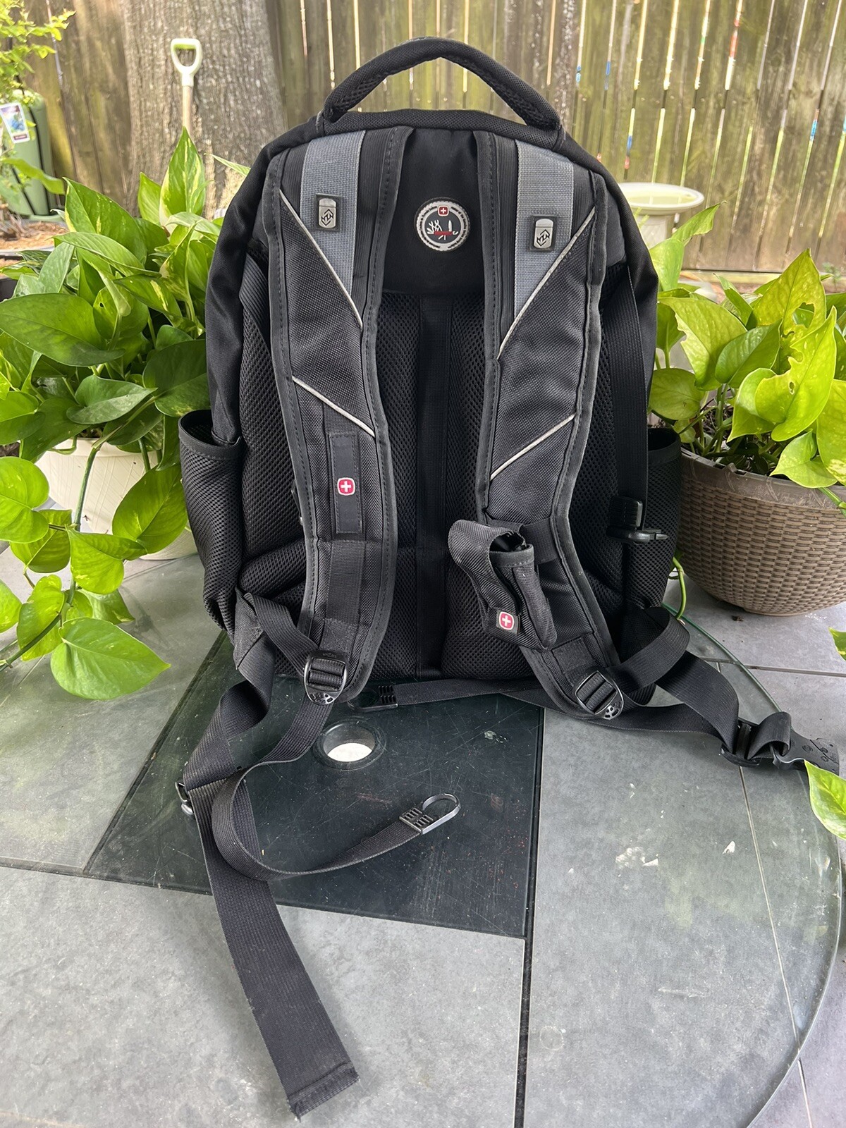 Swiss Gear Laptop Backpack With Audio Pocket Zip Padded Shoulder Strap Black