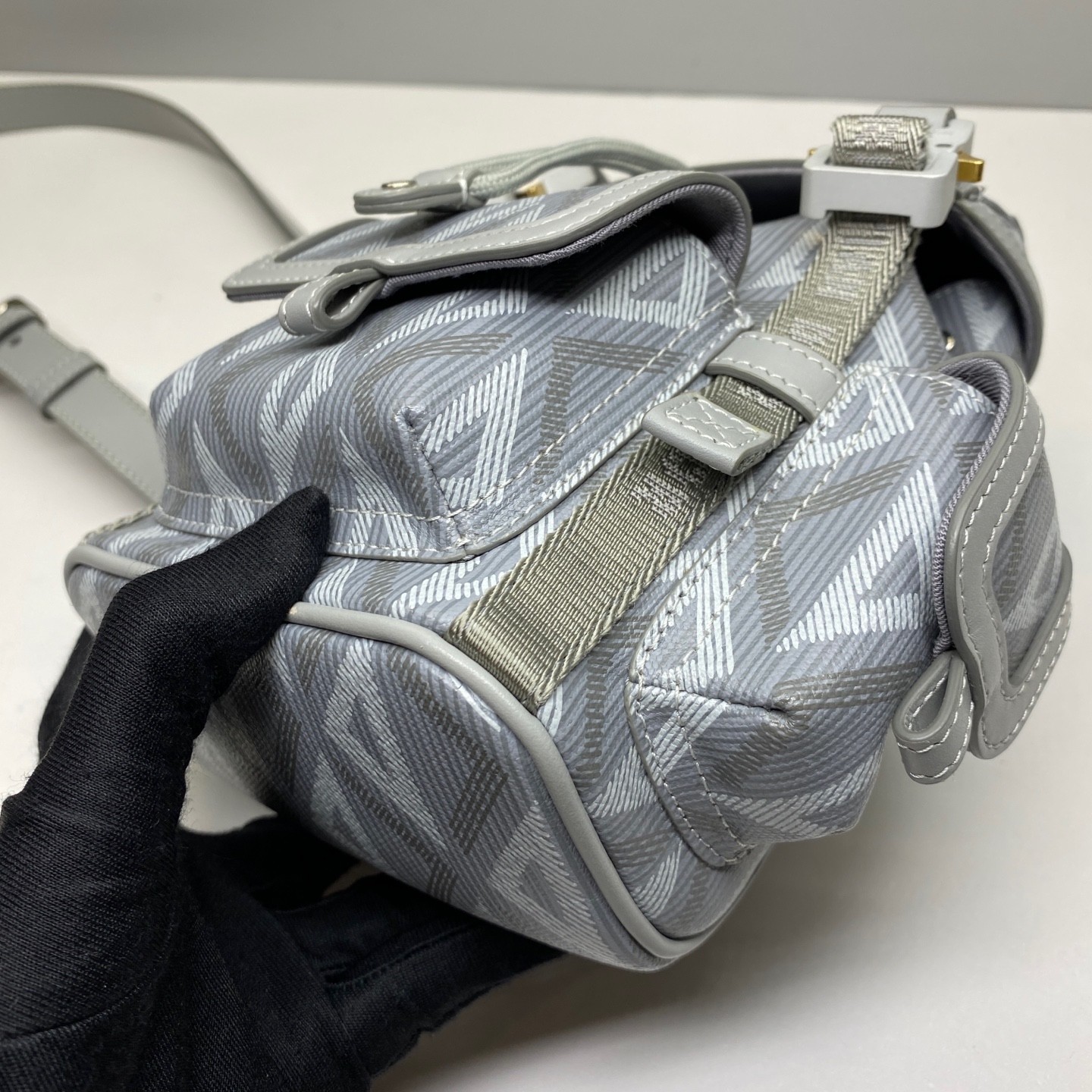 Dior Pre-Owned Authentic Dior Hit The Road Crossbody Bag Grey 17.5x9x18.5cm