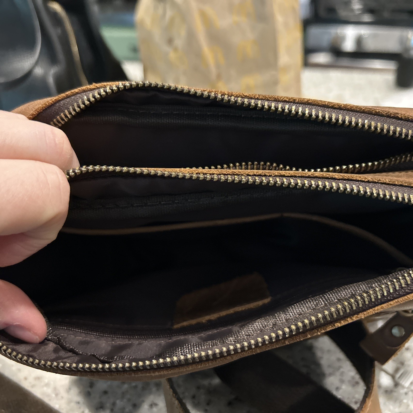 Brown Leather Messenger Bag Shoulder Strap Zip & Magnetic Flap Adjustable Strap